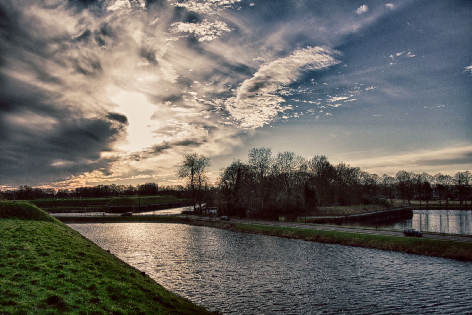 Canon EOS 60D + Canon EF 17-40mm F4L USM sample photo. Clouds, naarden, heaven photography