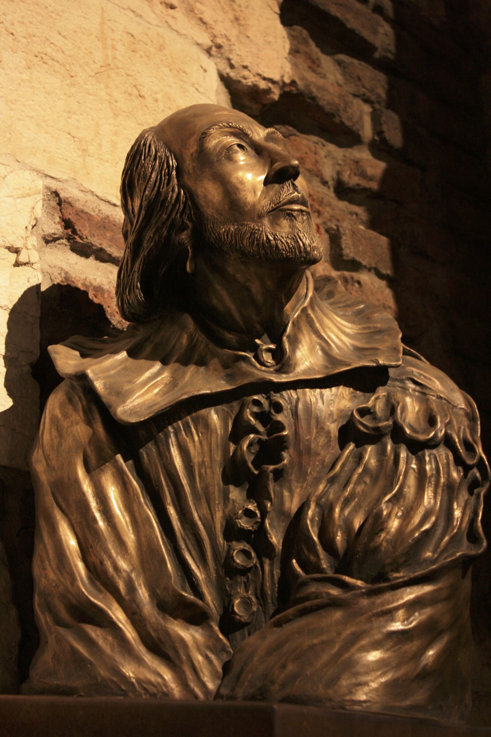 Canon EOS 1000D (EOS Digital Rebel XS / EOS Kiss F) sample photo. Sculpture, art, statue photography
