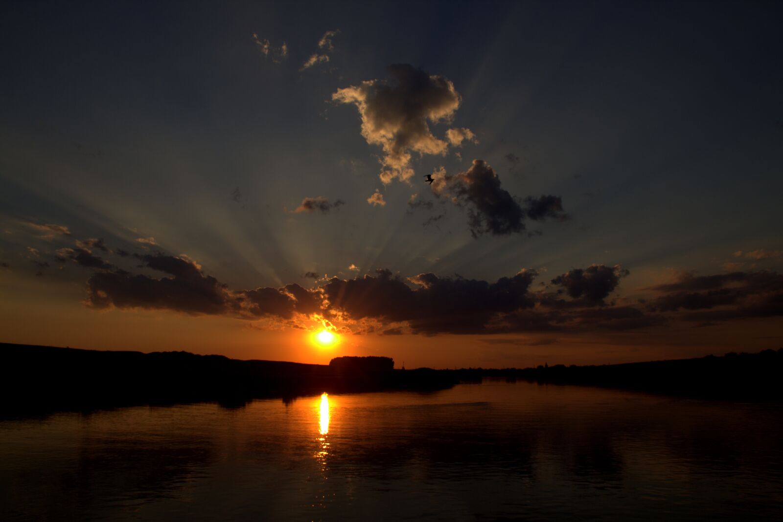 Canon EOS 700D (EOS Rebel T5i / EOS Kiss X7i) sample photo. Sunset, sun, sky photography