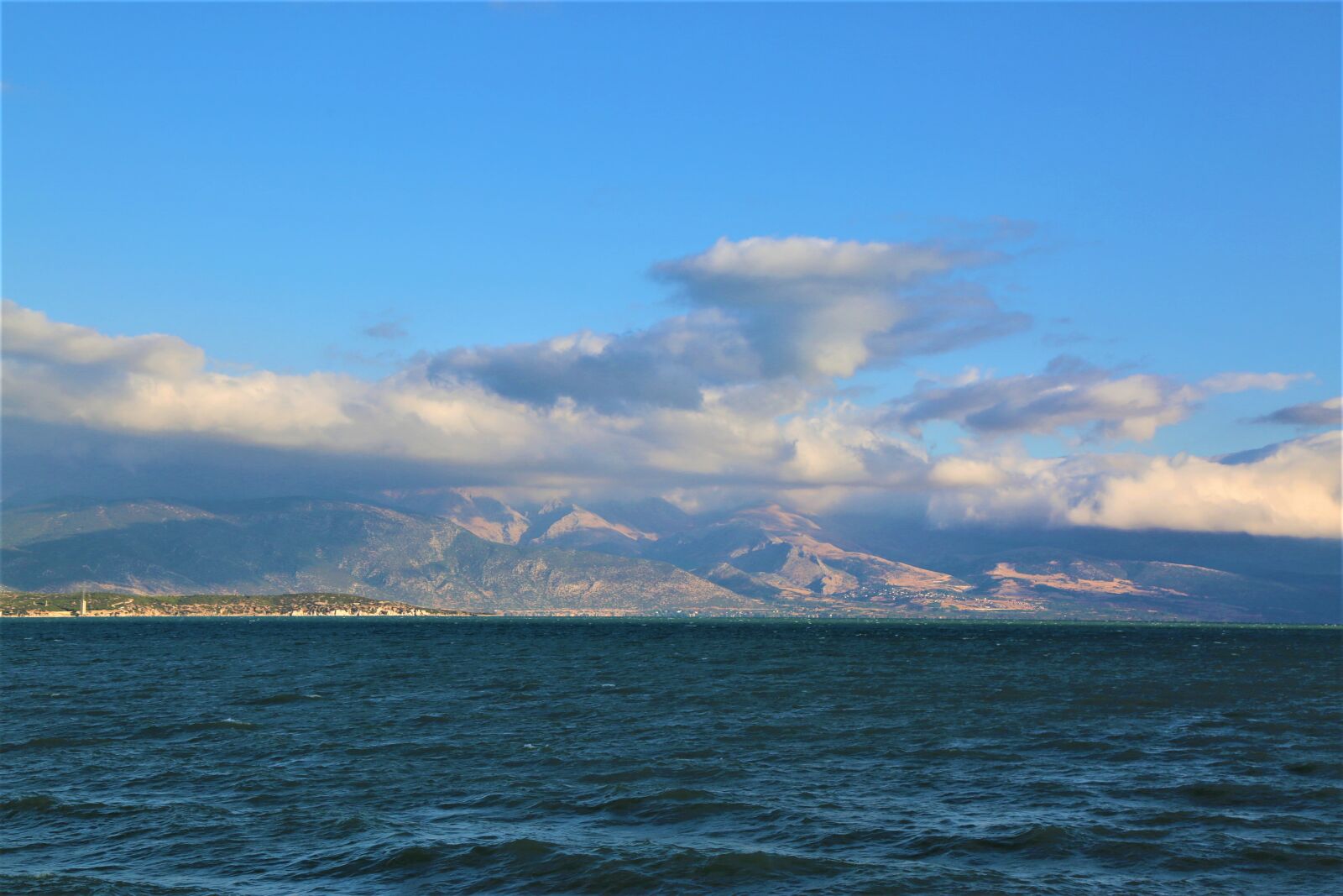 Canon EF 24-105mm F4L IS USM sample photo. Lake, landscape, beautiful photography