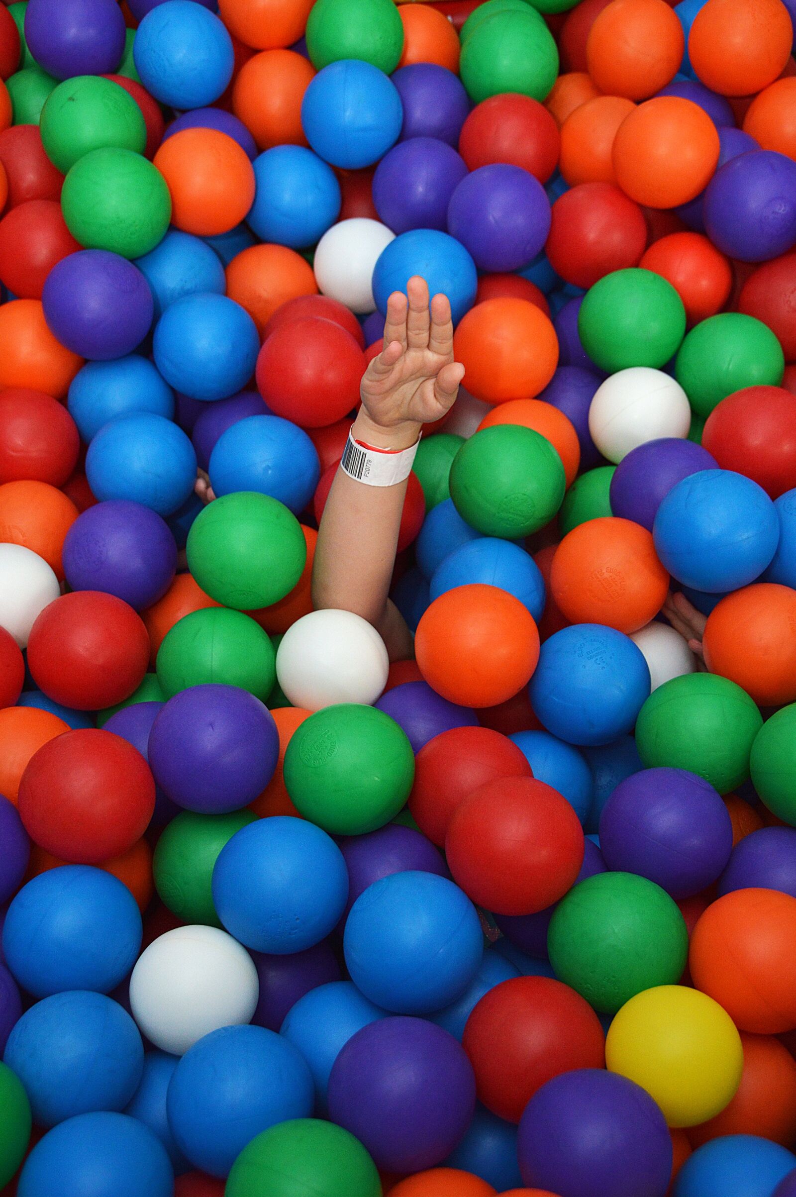 Nikon D3200 sample photo. Color, balls, spherical shapes photography