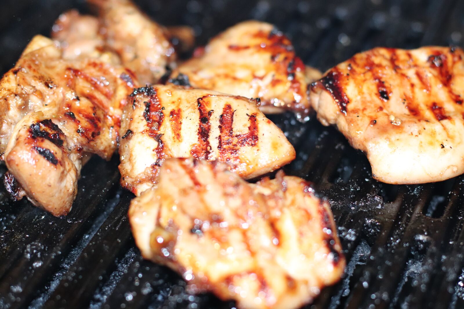 Canon EOS 77D (EOS 9000D / EOS 770D) sample photo. Chicken, grill, barbeque photography