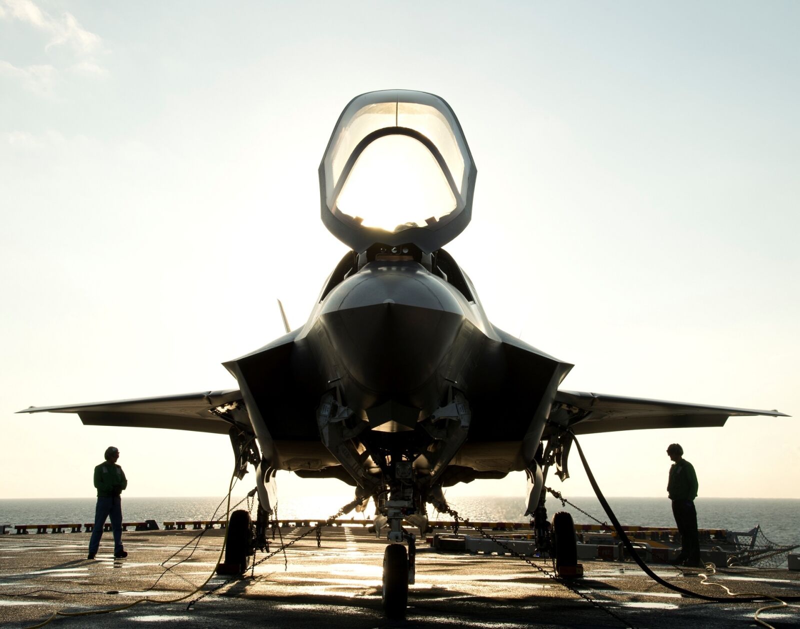 Nikon D4 sample photo. Military jet, secured, silhouettes photography