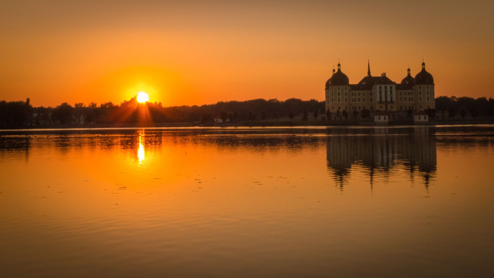 Panasonic Lumix DC-ZS70 (Lumix DC-TZ90) sample photo. Castle, moritz castle, sunset photography