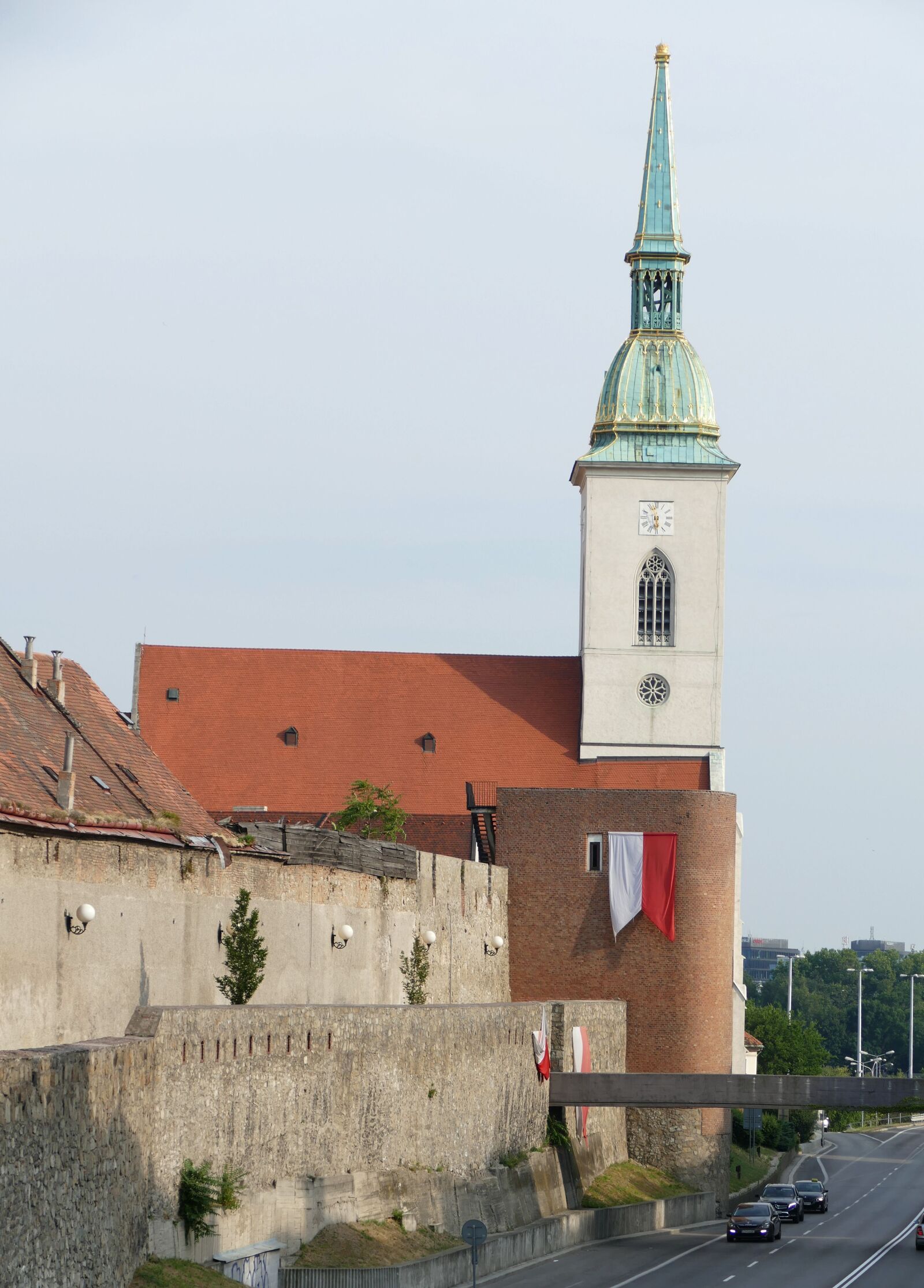 Panasonic Lumix DMC-FZ1000 sample photo. Bratislava, slovakia, castle photography
