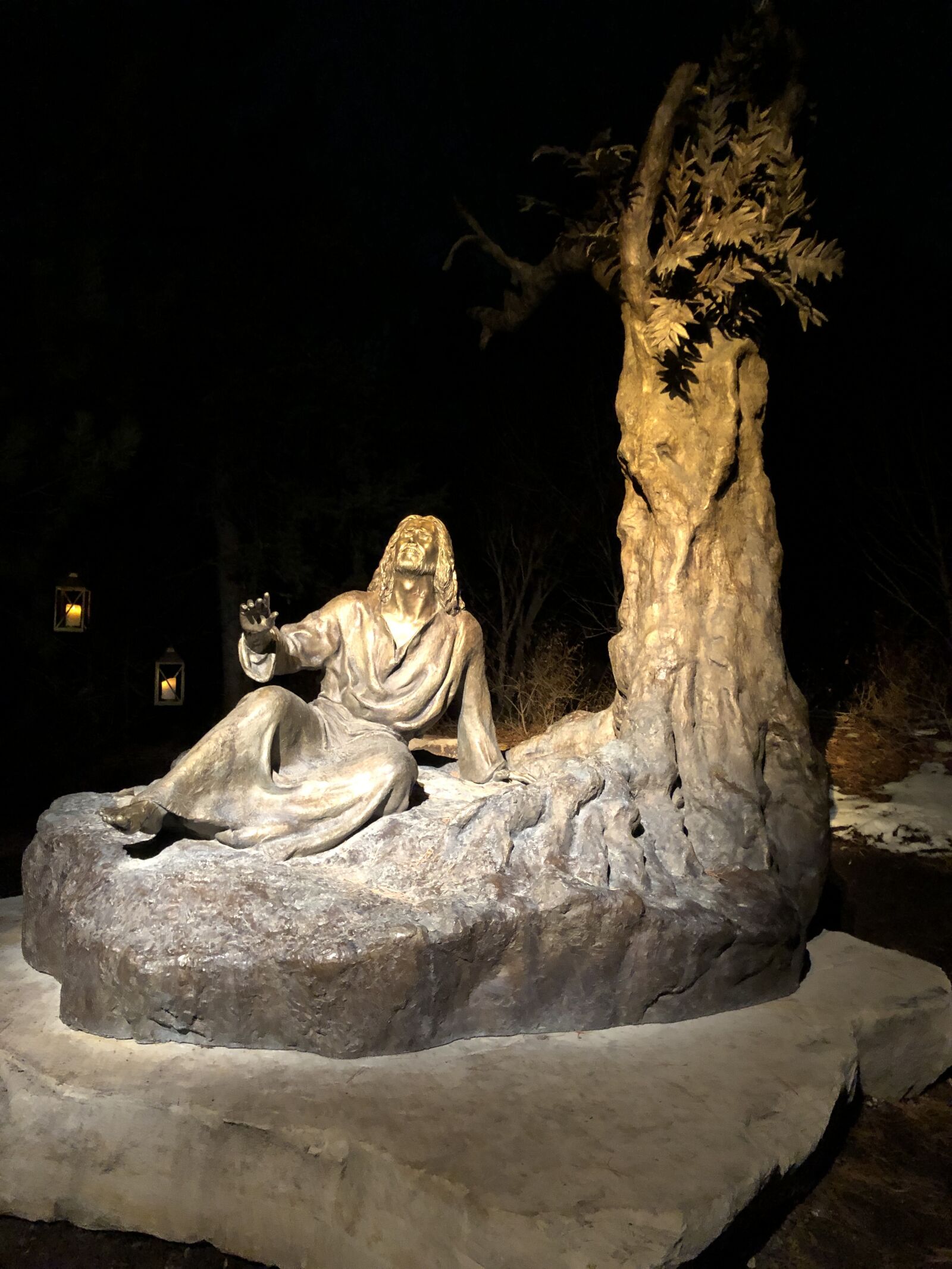 iPhone X back dual camera 4mm f/1.8 sample photo. Light, faith, prayer photography