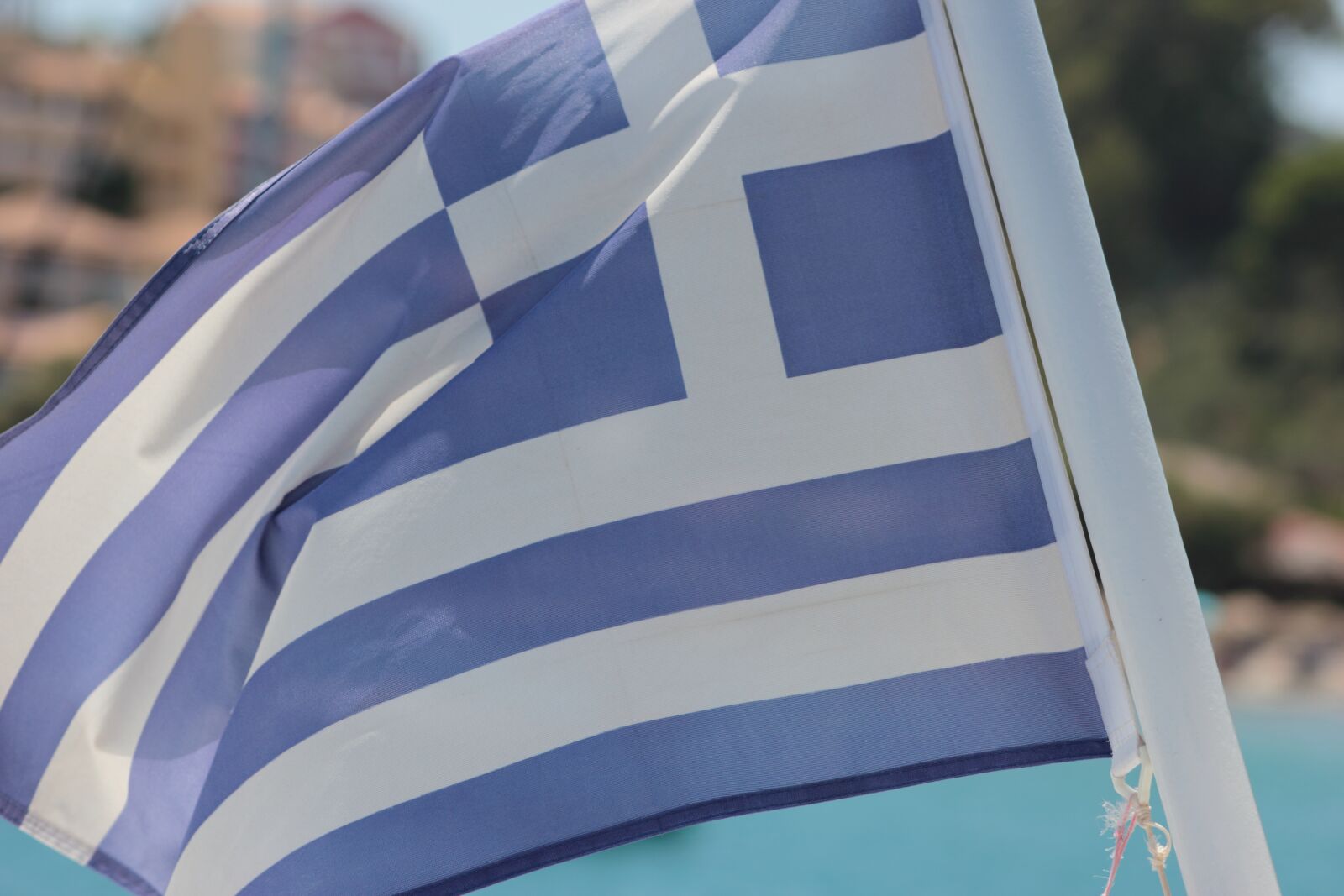 Canon EOS 550D (EOS Rebel T2i / EOS Kiss X4) sample photo. Greek flag, summer, flag photography