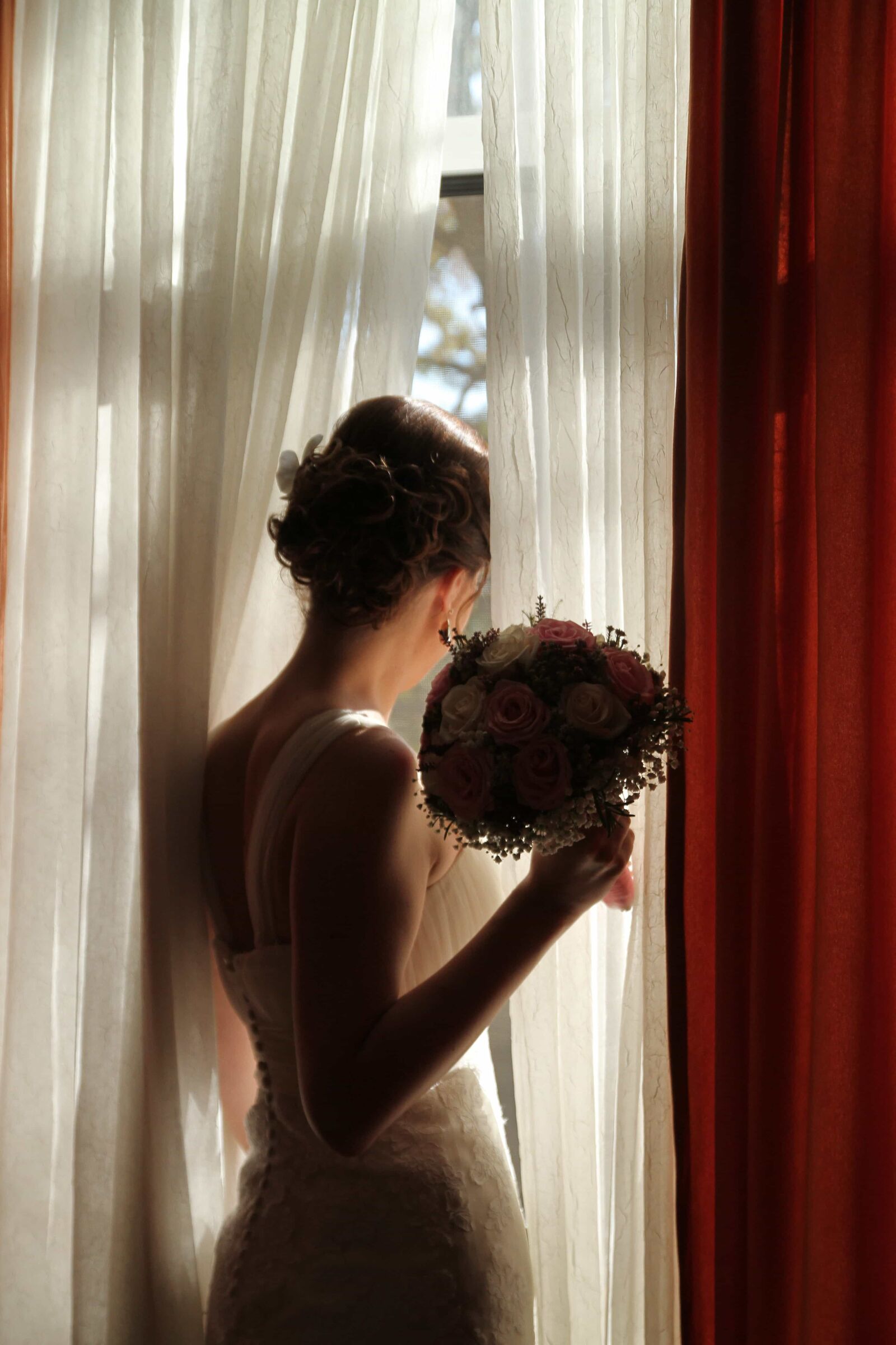 Canon EOS 7D sample photo. Curtain, gorgeous, lady, pretty photography
