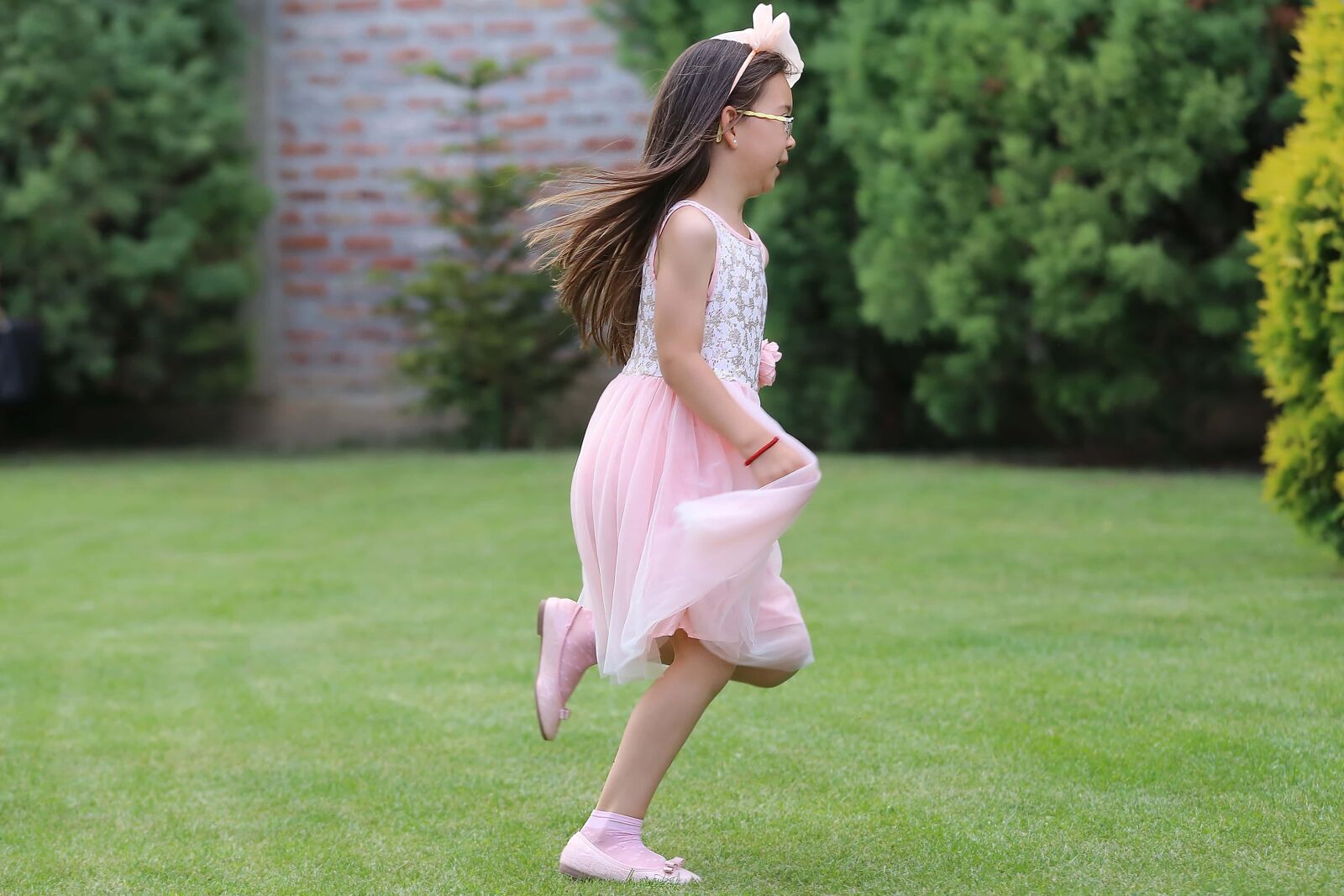 Canon EOS 6D sample photo. Pretty girl, childhood, playful photography