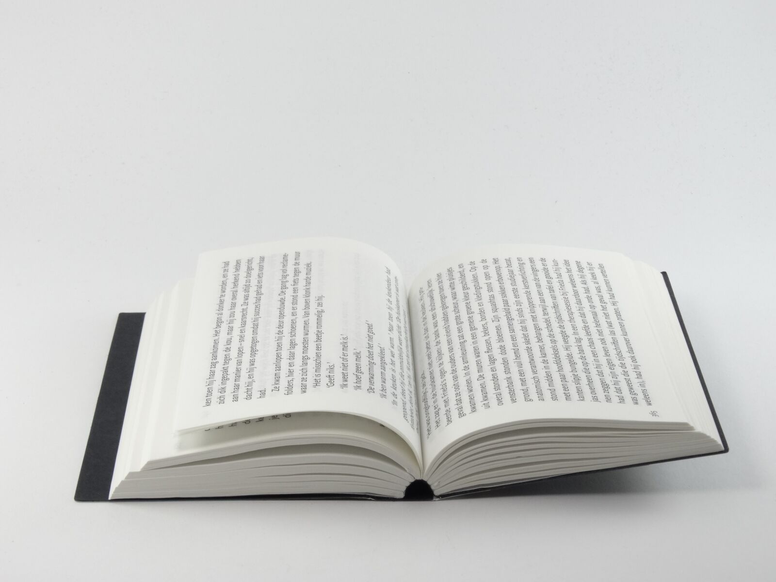 Sony Cyber-shot DSC-HX300 sample photo. Book, booklet, read photography