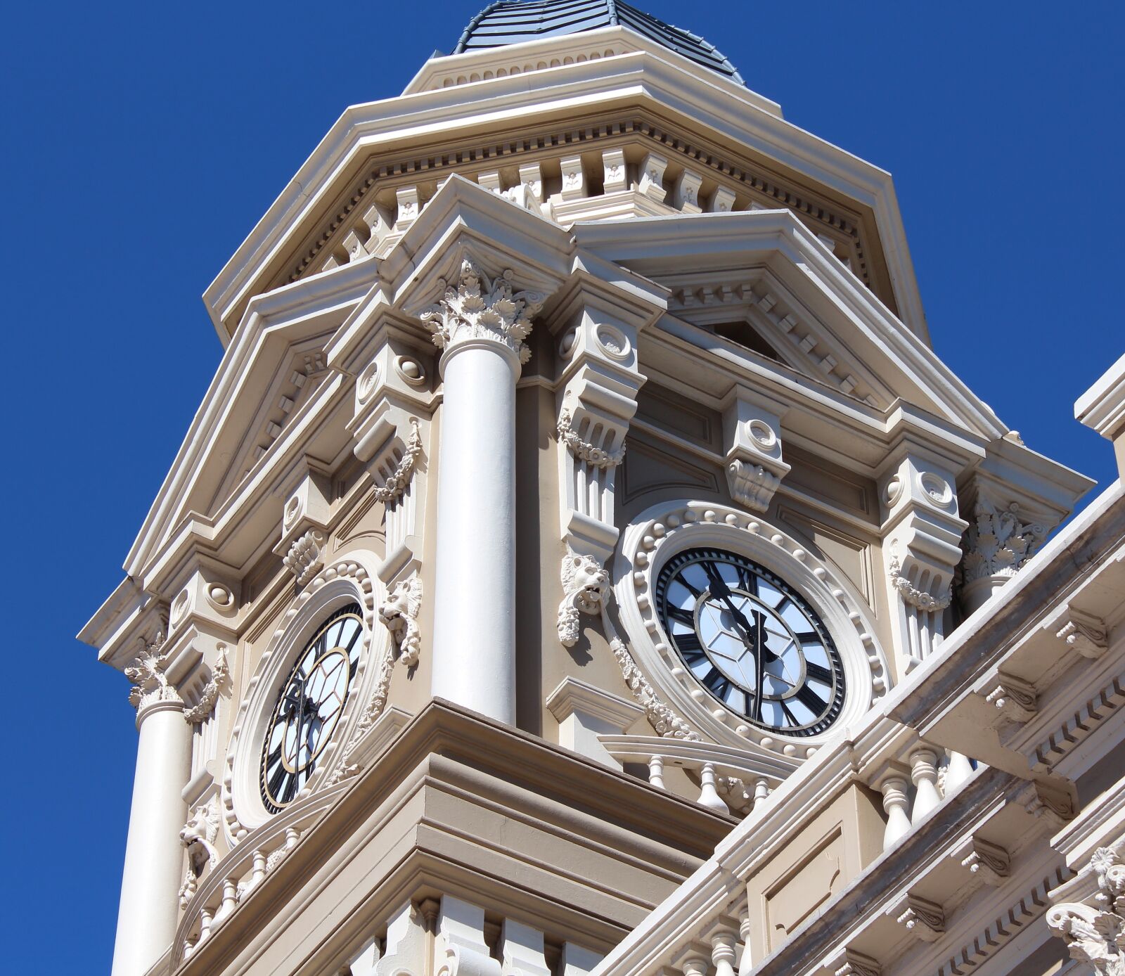 Canon EOS 650D (EOS Rebel T4i / EOS Kiss X6i) sample photo. Tower, town hall, city photography