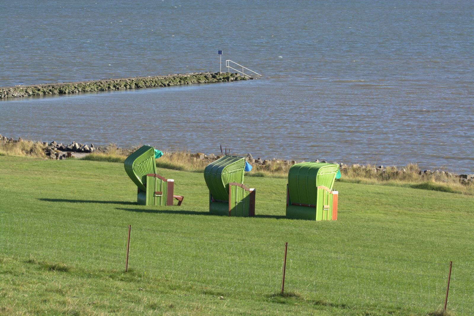 Nikon D5200 sample photo. Green beach, beach chair photography