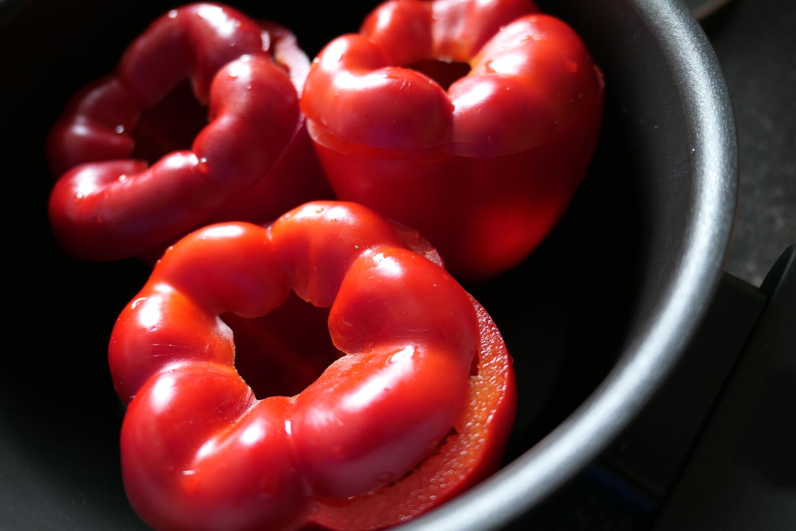 Panasonic Lumix DMC-LX10 (Lumix DMC-LX15) sample photo. Paprika, red, diet photography