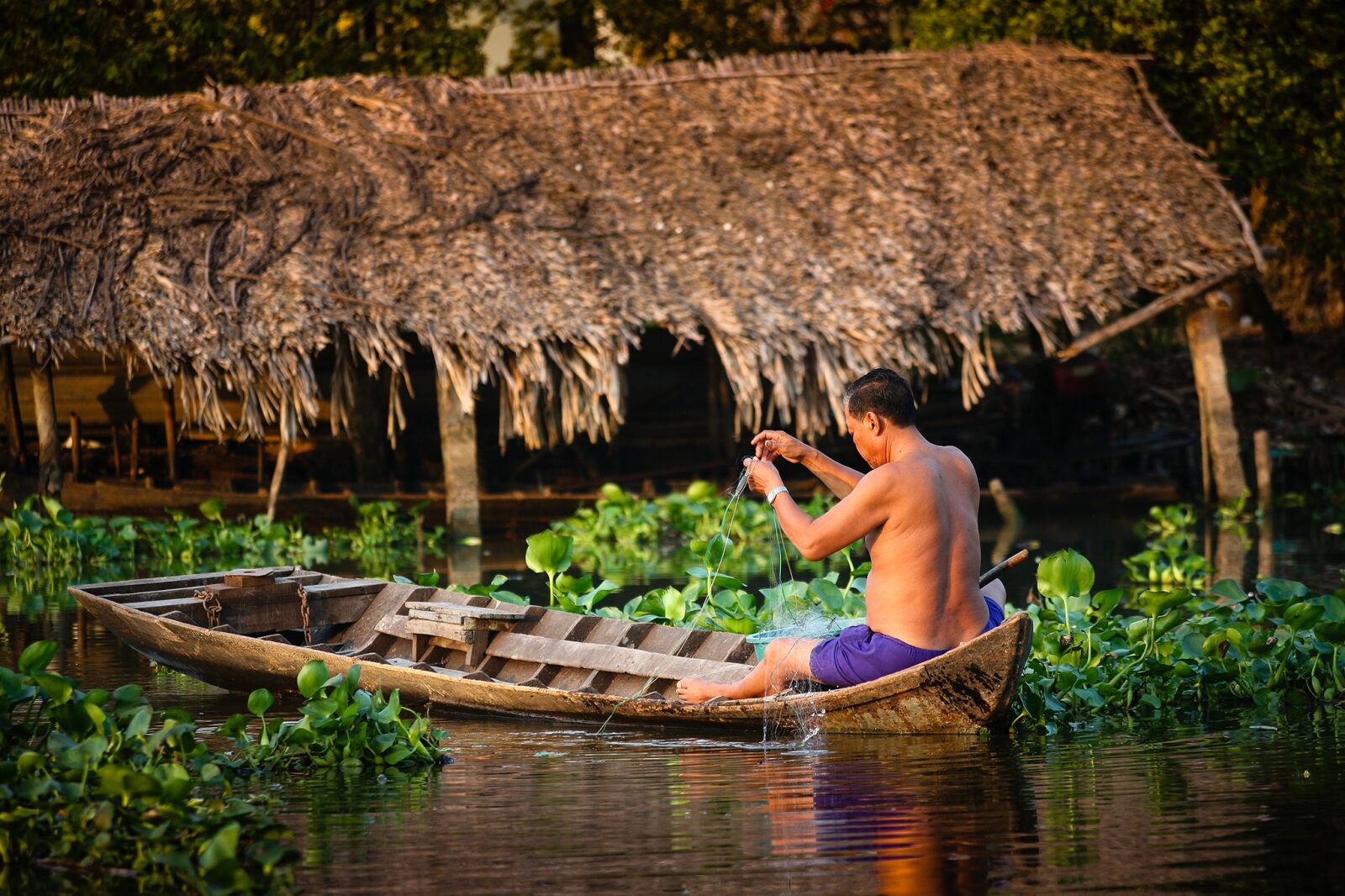 IS USM sample photo. Fish men, subsistence, life photography