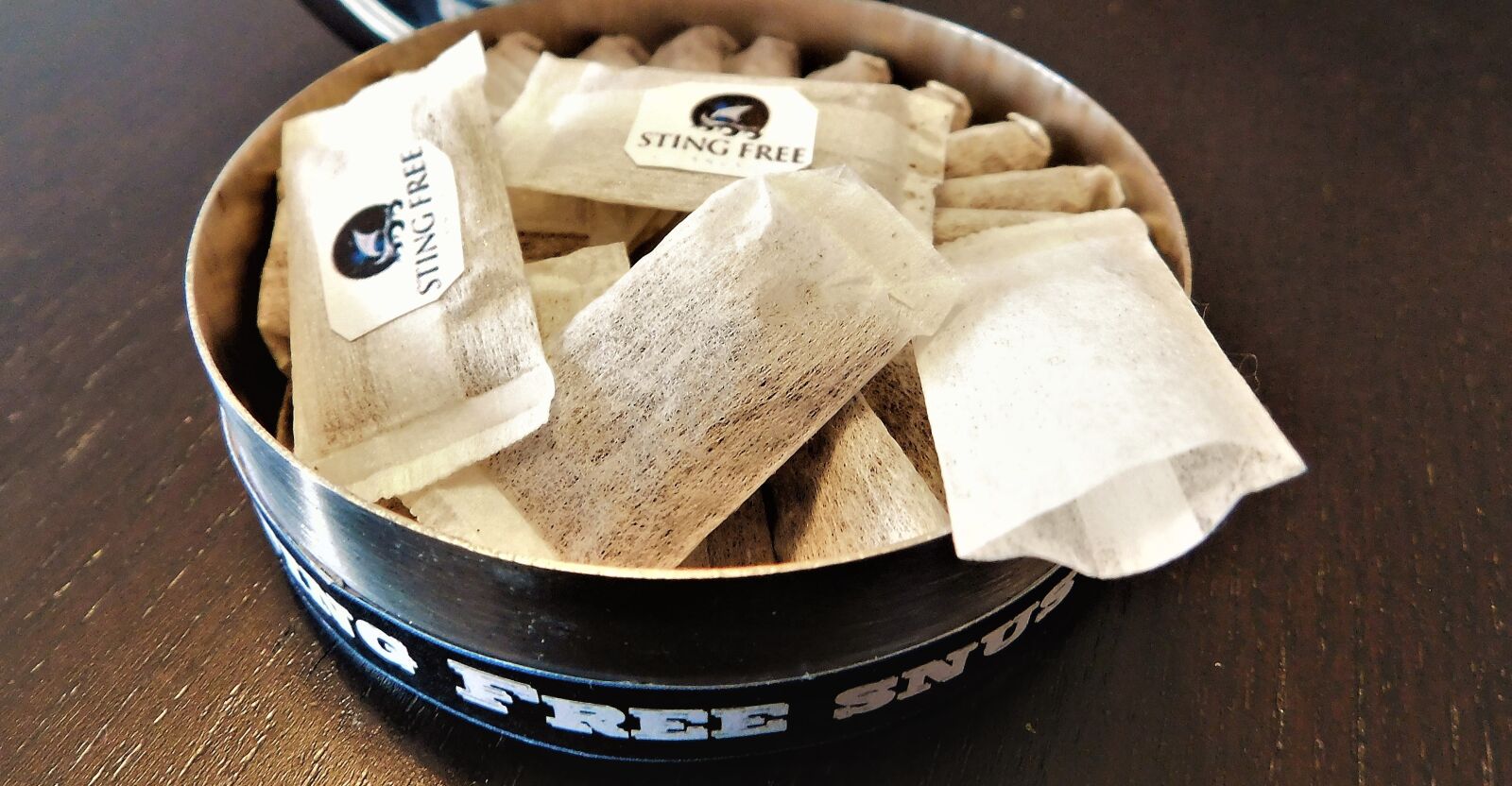 Nikon Coolpix L840 sample photo. Snuff, sniff, portion snus photography