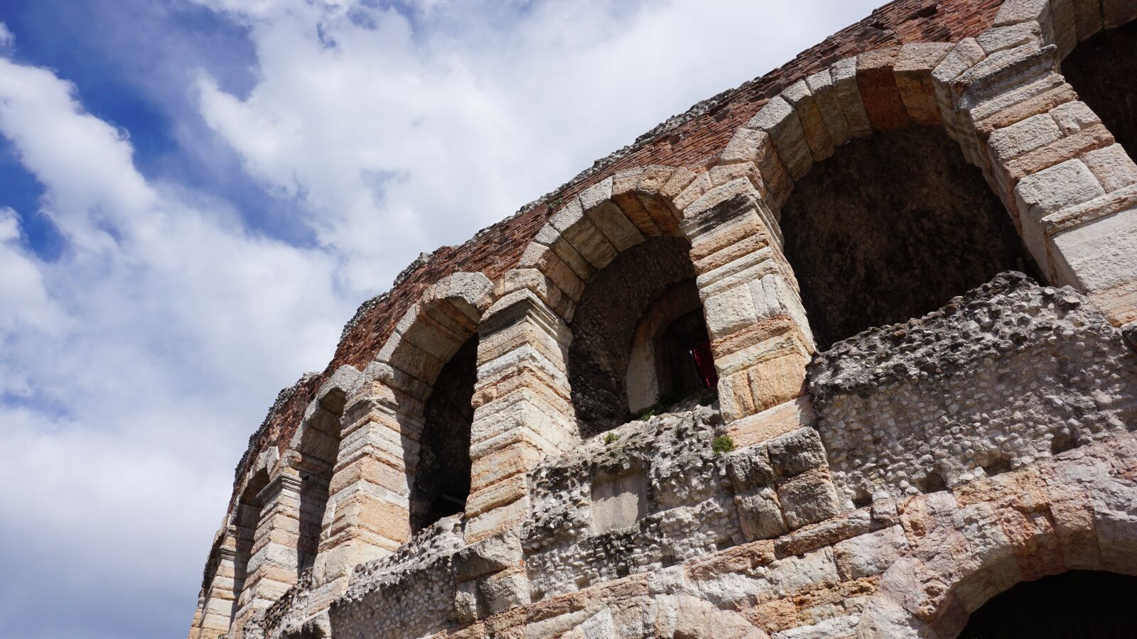 Sony E 16-50mm F3.5-5.6 PZ OSS sample photo. Amphitheater, arena, stone wall photography