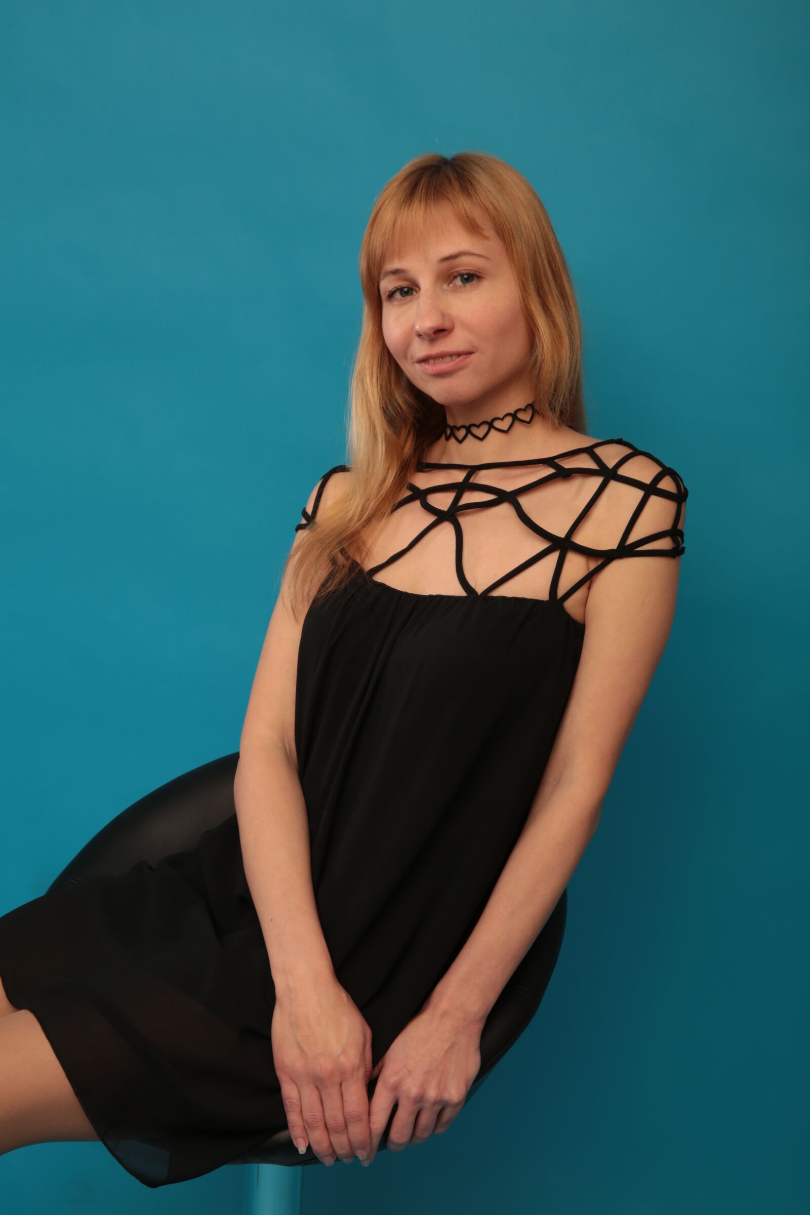 Canon EF 24-70mm F2.8L II USM sample photo. Gothic dress, posture, black photography