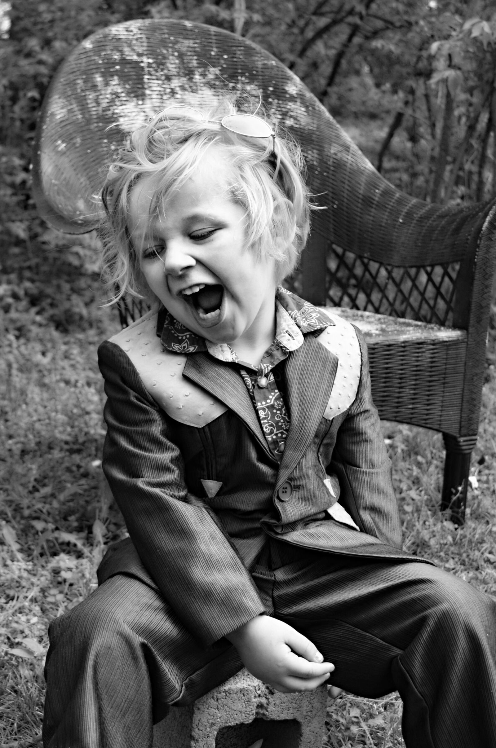 Nikon D5100 sample photo. Black and white, cute photography