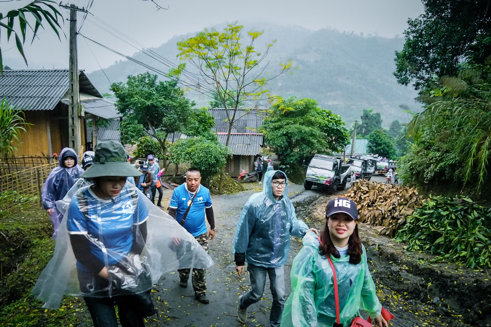 Olympus OM-D E-M5 II sample photo. Charity, mountain, vietnam photography