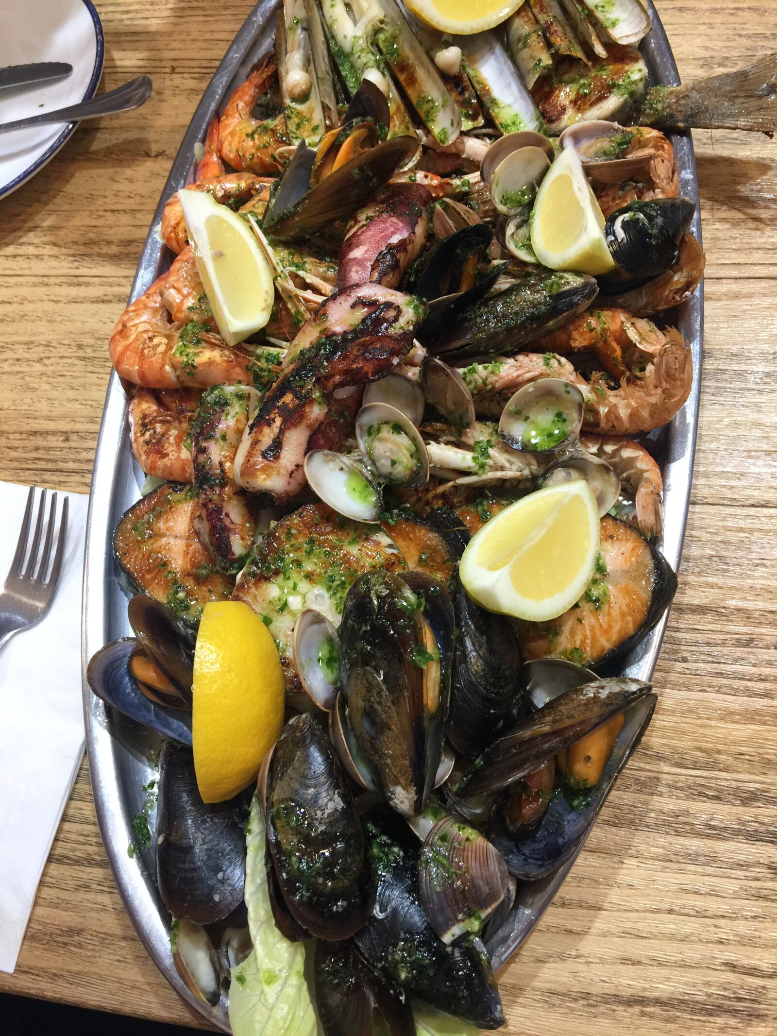 iPhone 6 Plus back camera 4.15mm f/2.2 sample photo. La boqueria, delicious, seafood photography