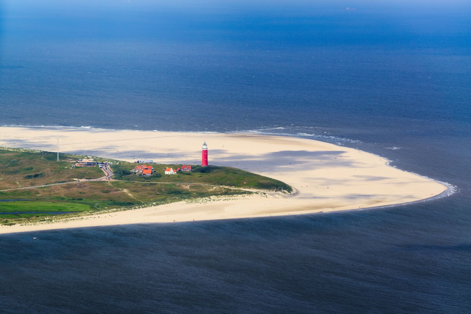 Nikon D600 sample photo. Texel, lighthouse, beach photography