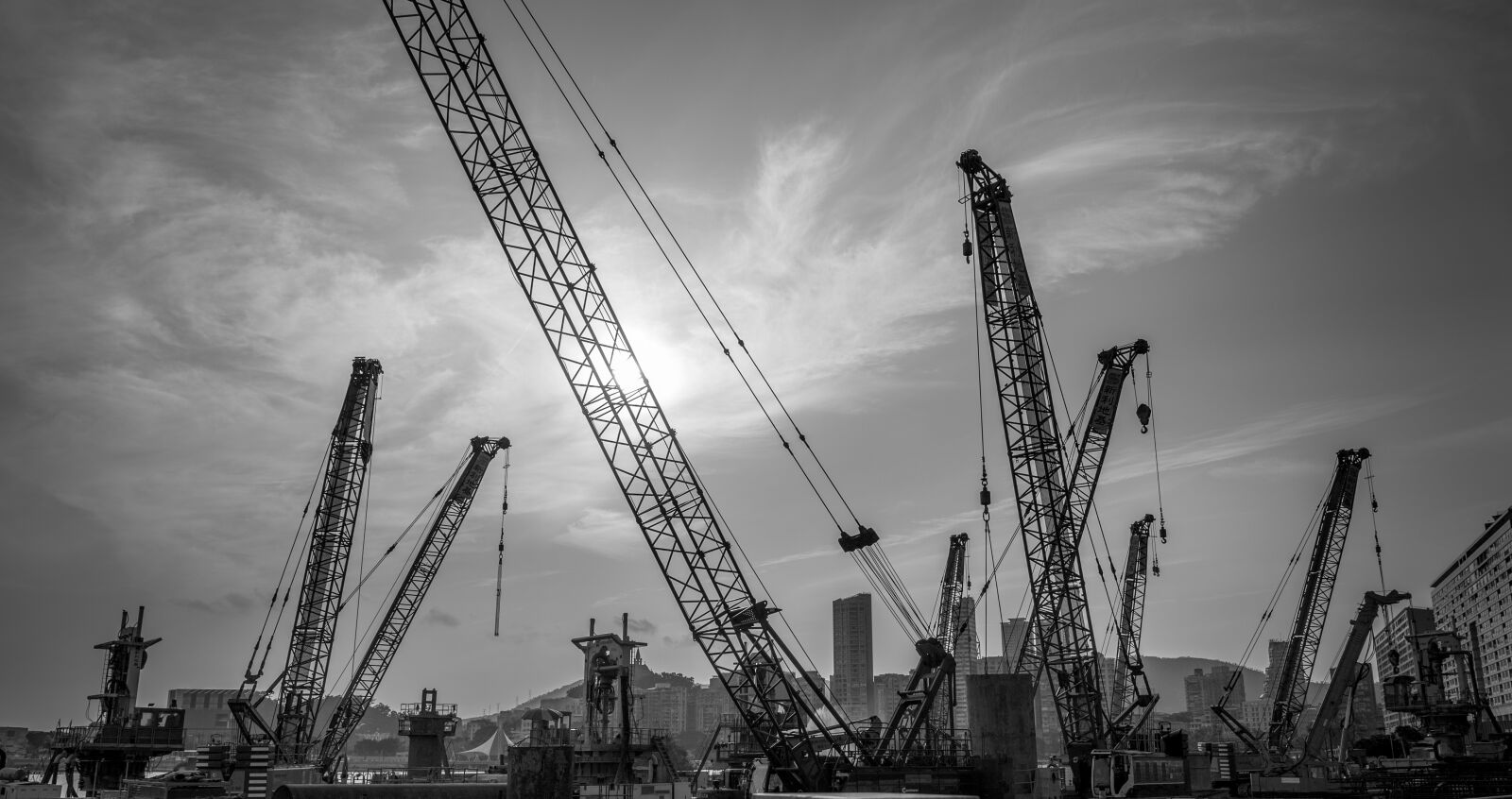 Canon EF 24-70mm F4L IS USM sample photo. Crane, industry, machine photography
