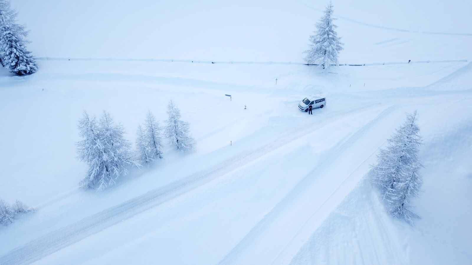 DJI FC220 sample photo. Vw bus, schnee, winter photography