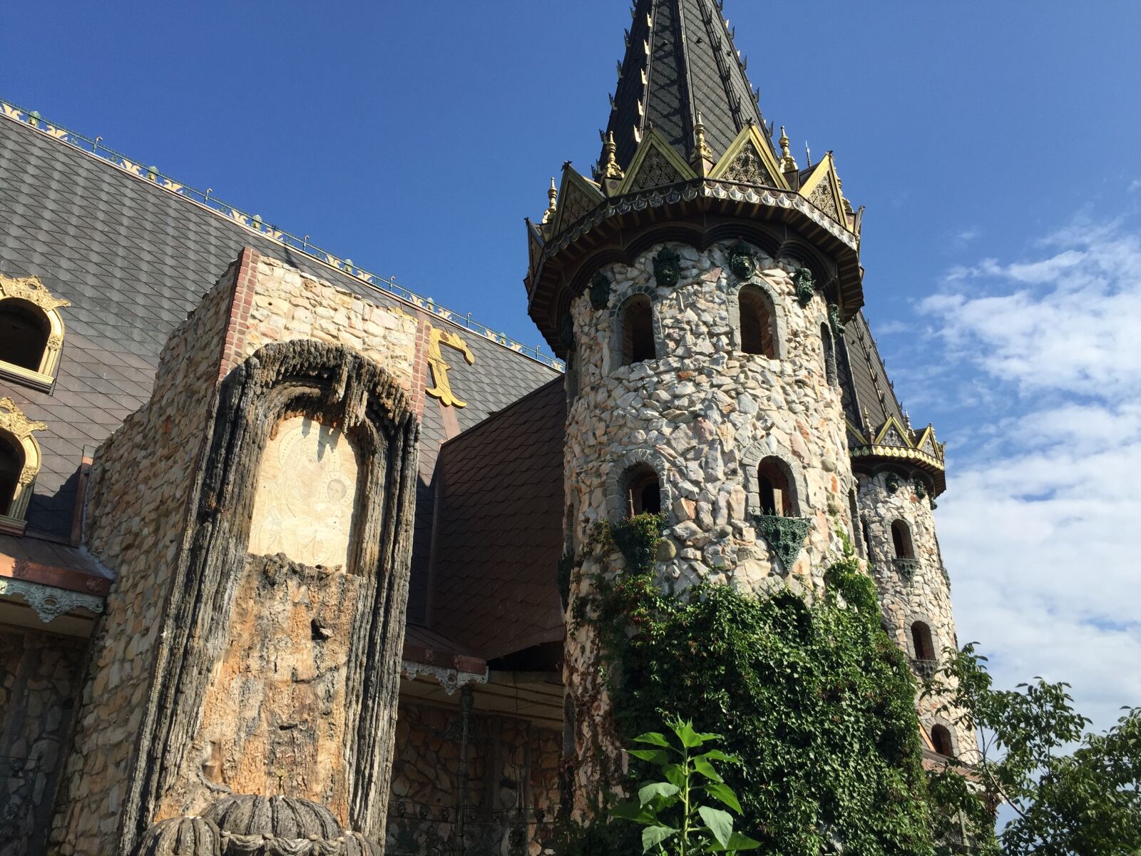 Apple iPhone 6 sample photo. Castle, palace, travel photography