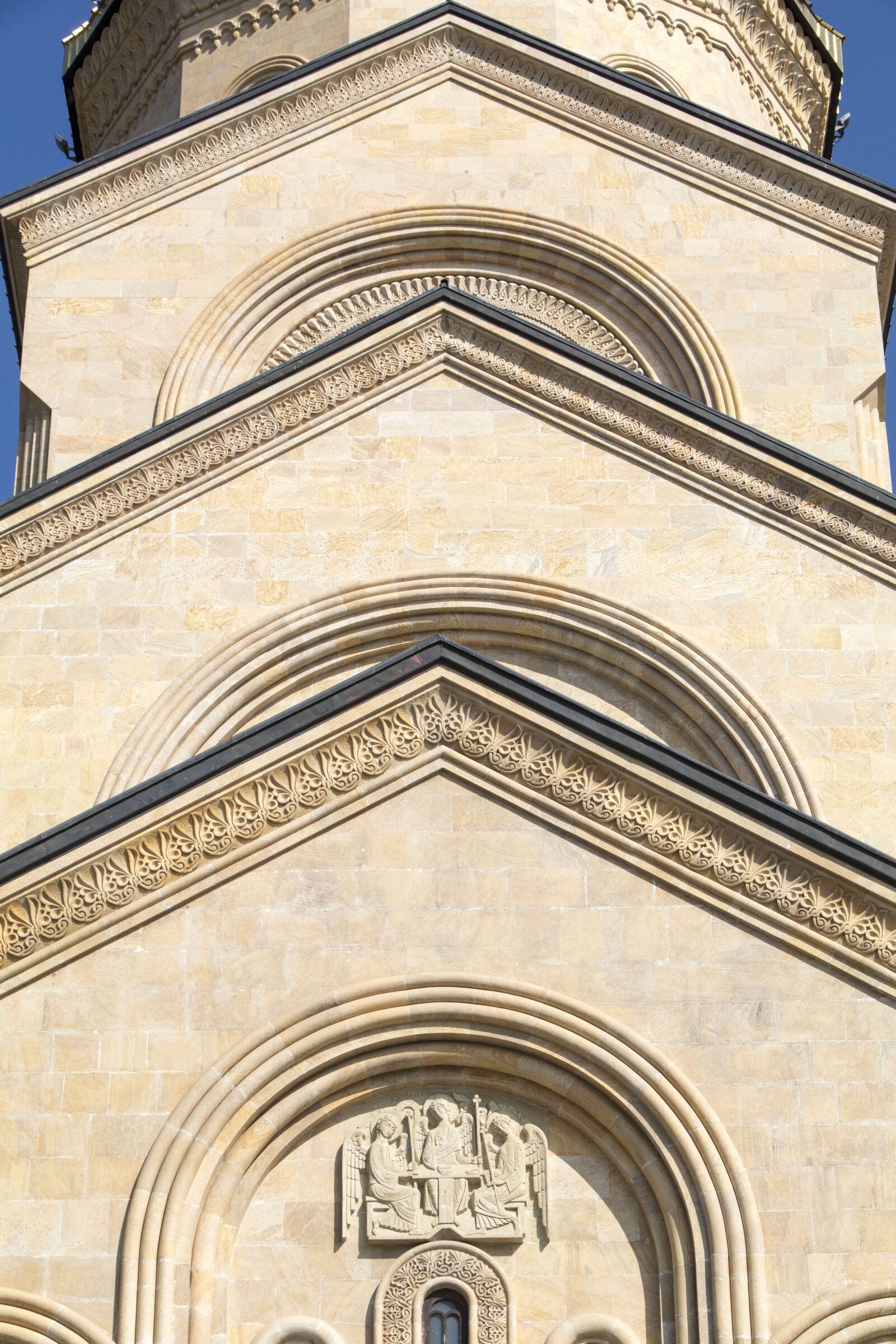 Canon EF-S 18-135mm F3.5-5.6 IS USM sample photo. Georgia, tbilisi, cathedral photography