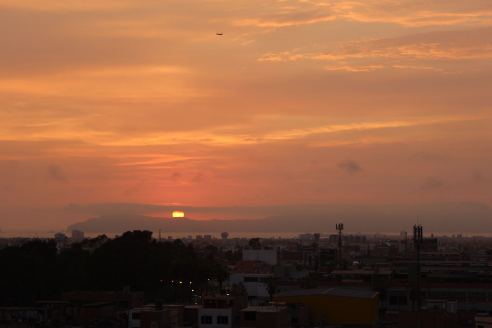 Canon EOS 1200D (EOS Rebel T5 / EOS Kiss X70 / EOS Hi) sample photo. Landscape, lime, peru photography