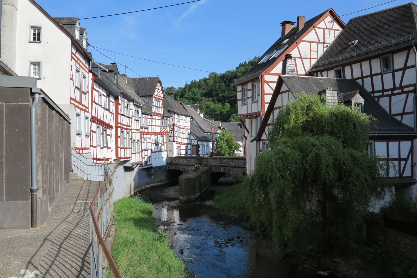 Canon PowerShot G1 X sample photo. Eifel, monreal, truss photography