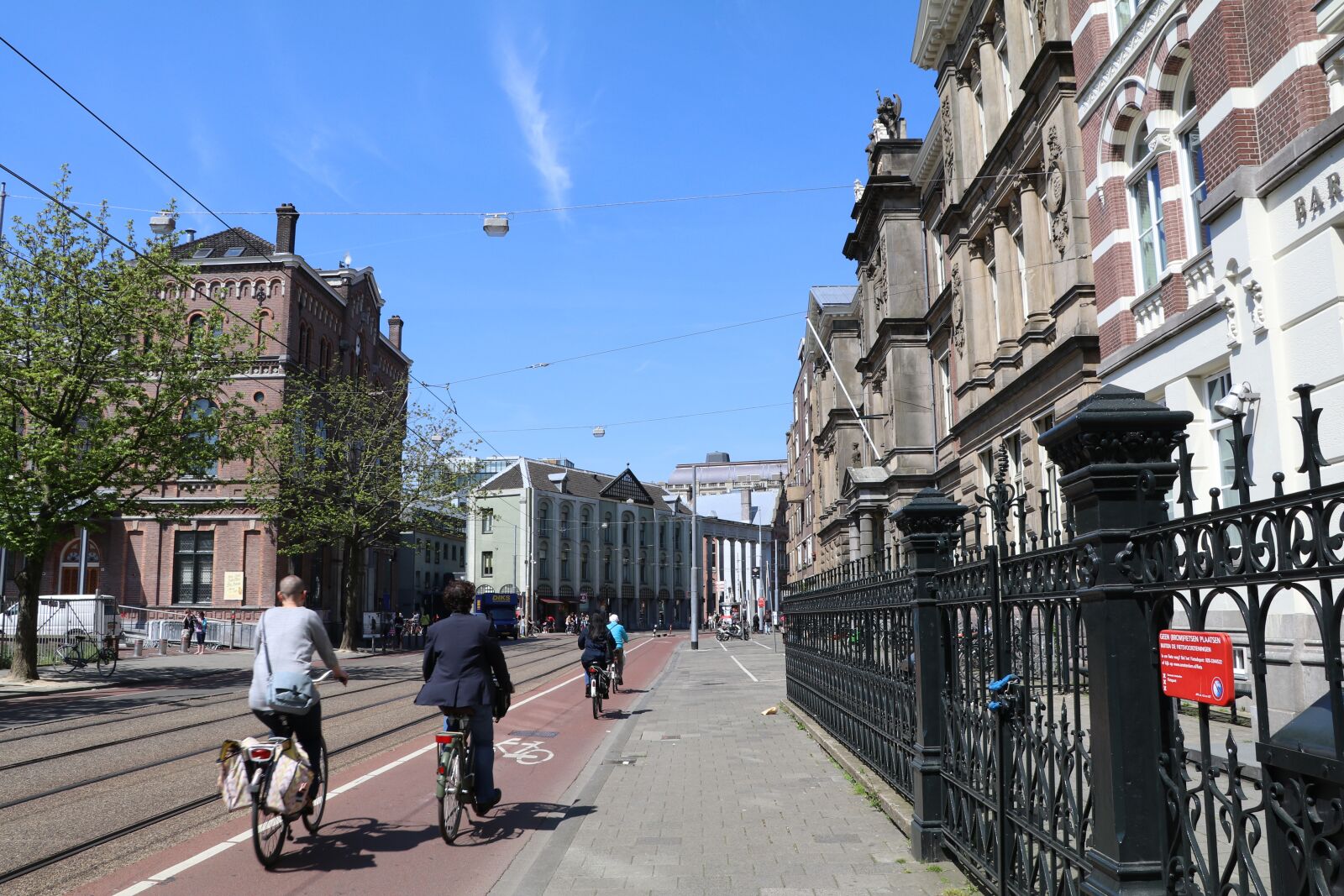 Canon EF-S 18-135mm F3.5-5.6 IS USM sample photo. Amsterdam, cycling, bicycle photography
