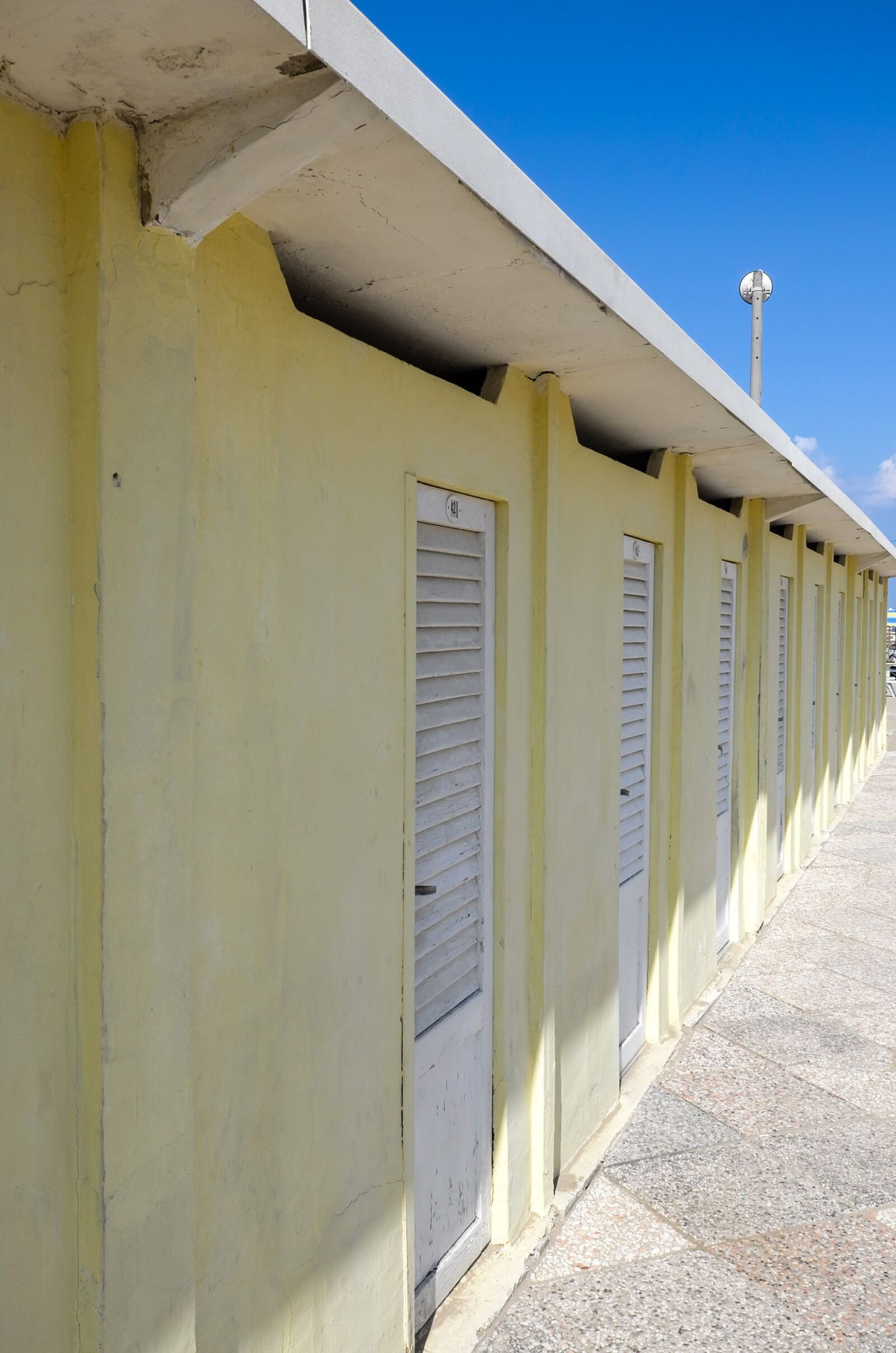 Leica X (Typ 113) sample photo. Locker, cabins, lamellar photography