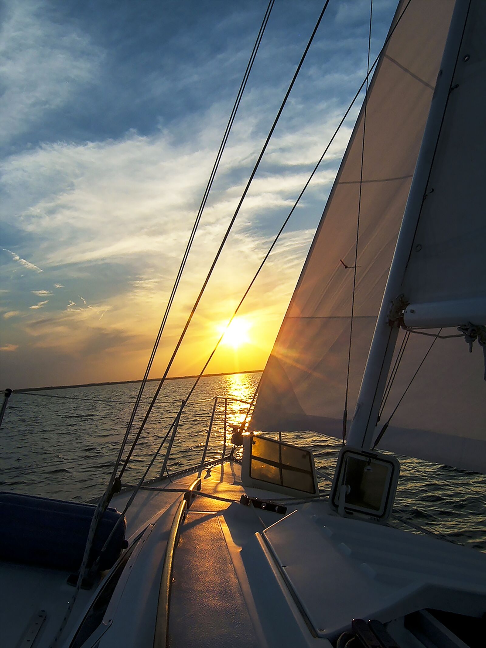 Fujifilm FinePix E500 sample photo. Yacht, sailboat, sunset photography