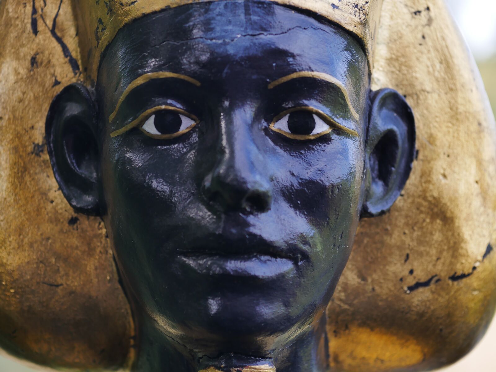 Panasonic DMC-G70 sample photo. Pharaonic, face, hand labor photography