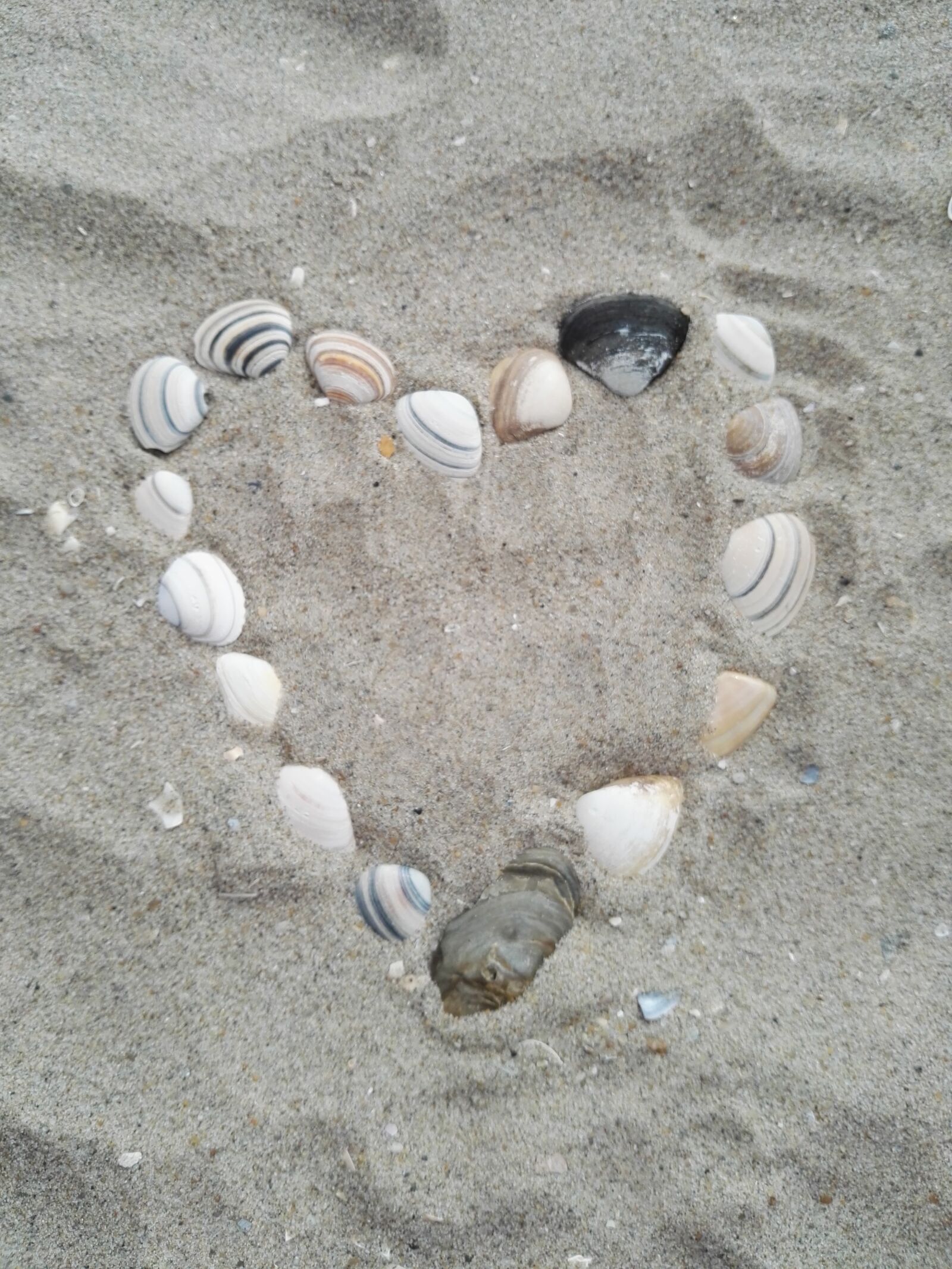 HUAWEI P8 sample photo. Heart, sand, beach photography