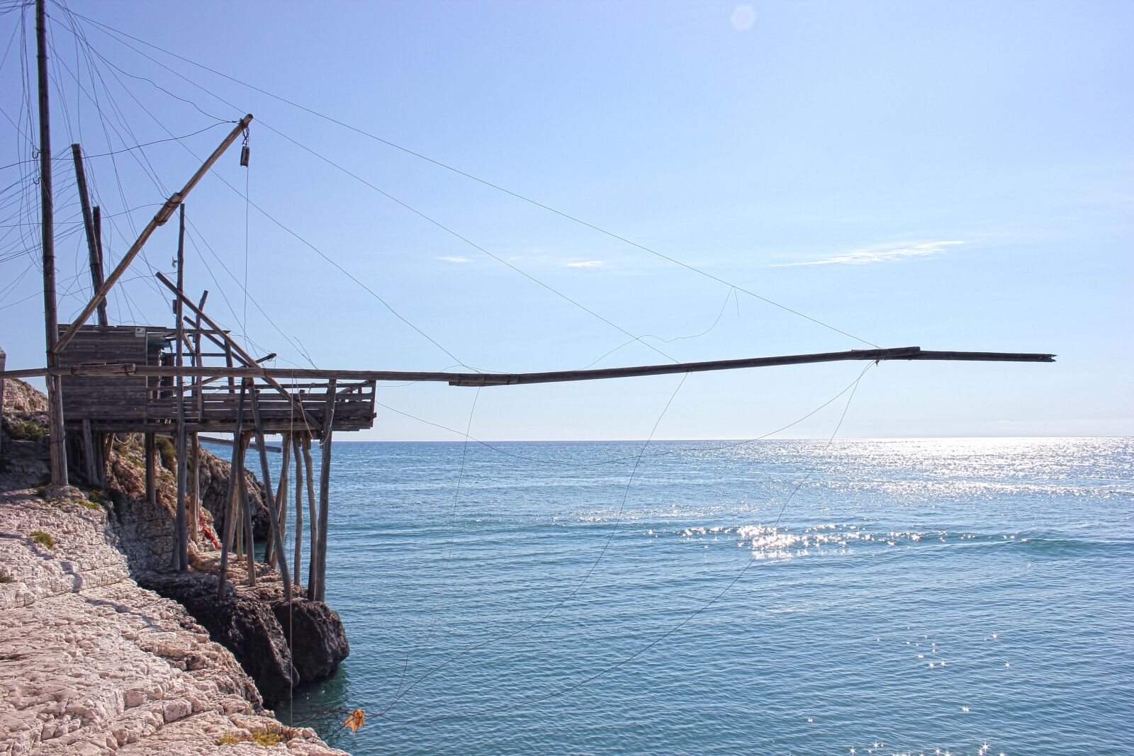 Canon EOS 550D (EOS Rebel T2i / EOS Kiss X4) sample photo. Sea, trebuchet, fishing photography