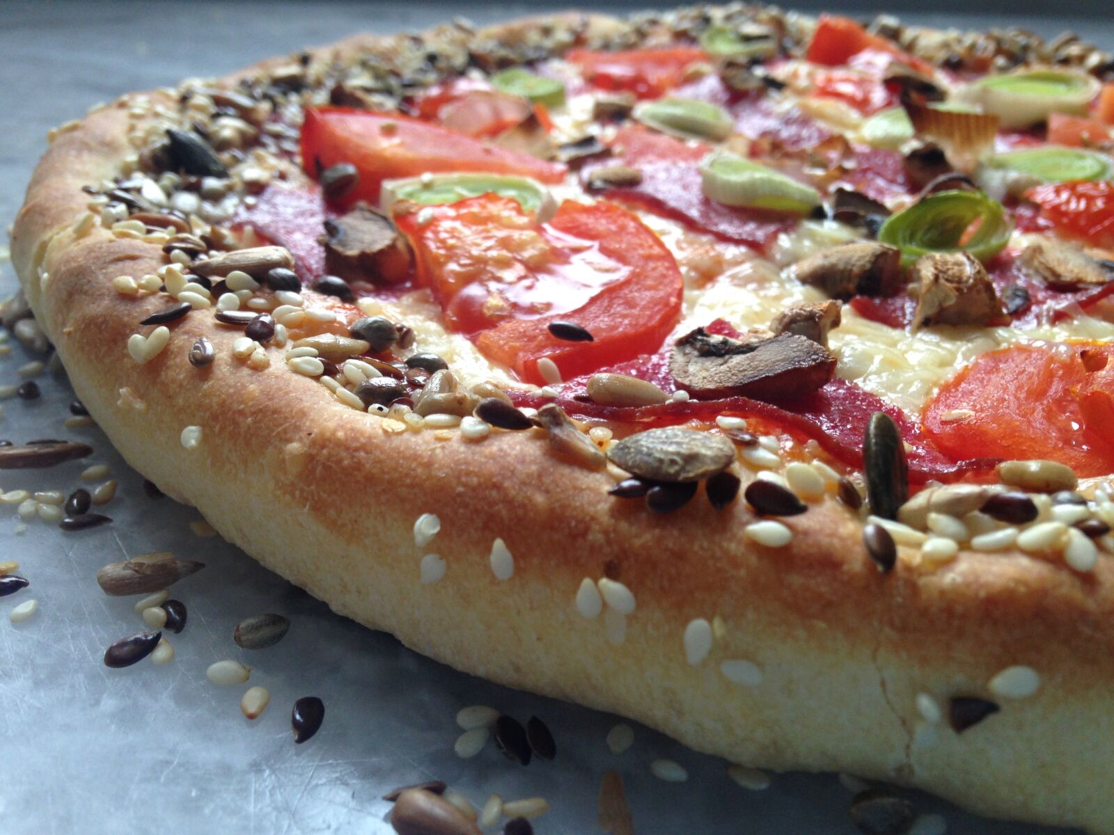 iPhone 5c back camera 4.12mm f/2.4 sample photo. Pizza, food, gastronomy photography