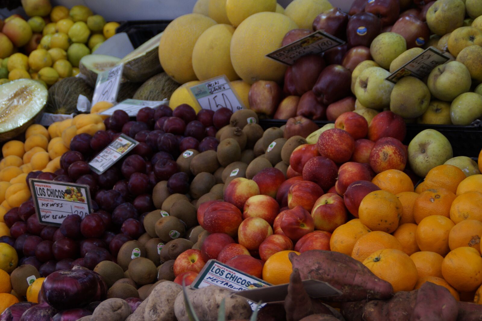 Sony SLT-A58 sample photo. Fruit, fruits, market photography