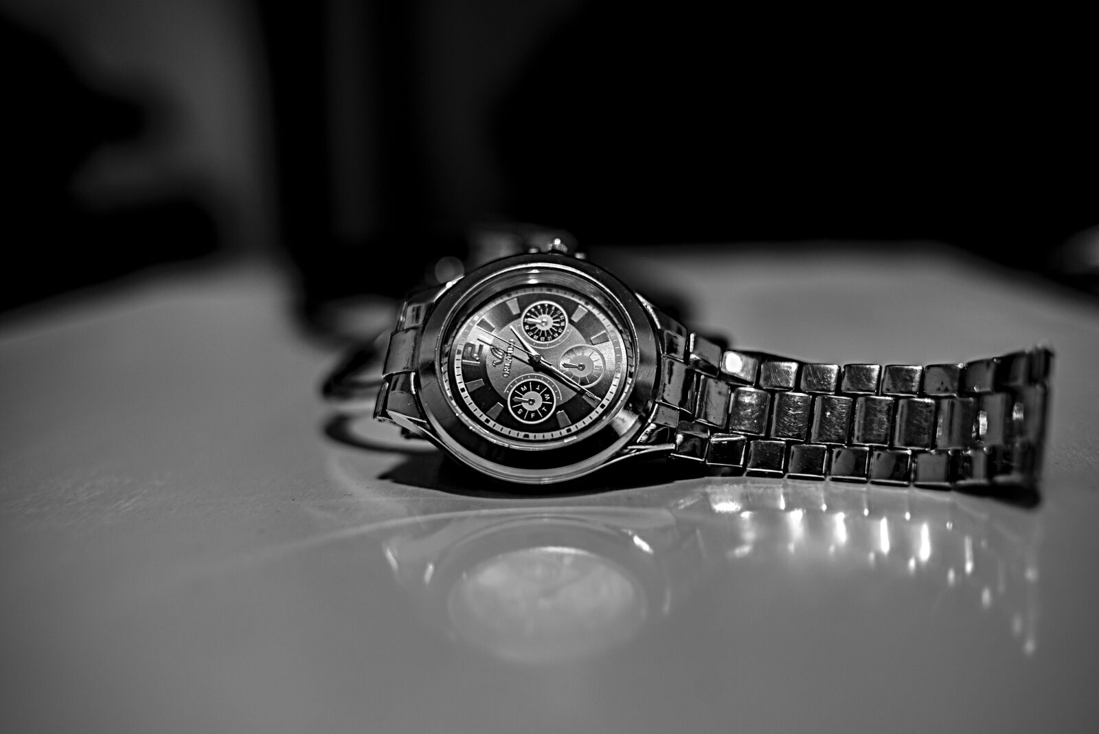 Nikon D600 sample photo. Clock, hour, minutes photography