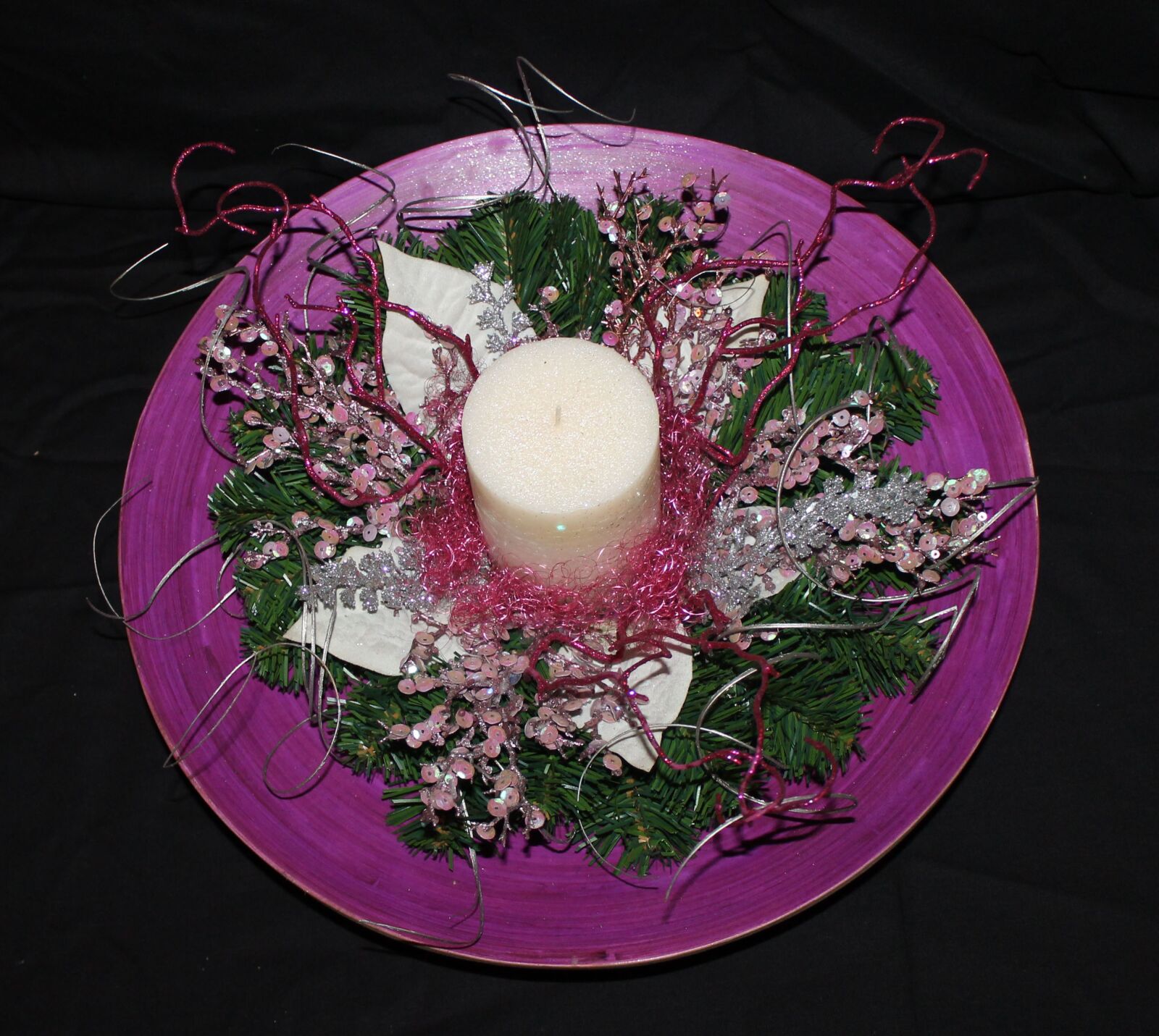 Canon EOS 1100D (EOS Rebel T3 / EOS Kiss X50) sample photo. Plate, christmas, candle photography