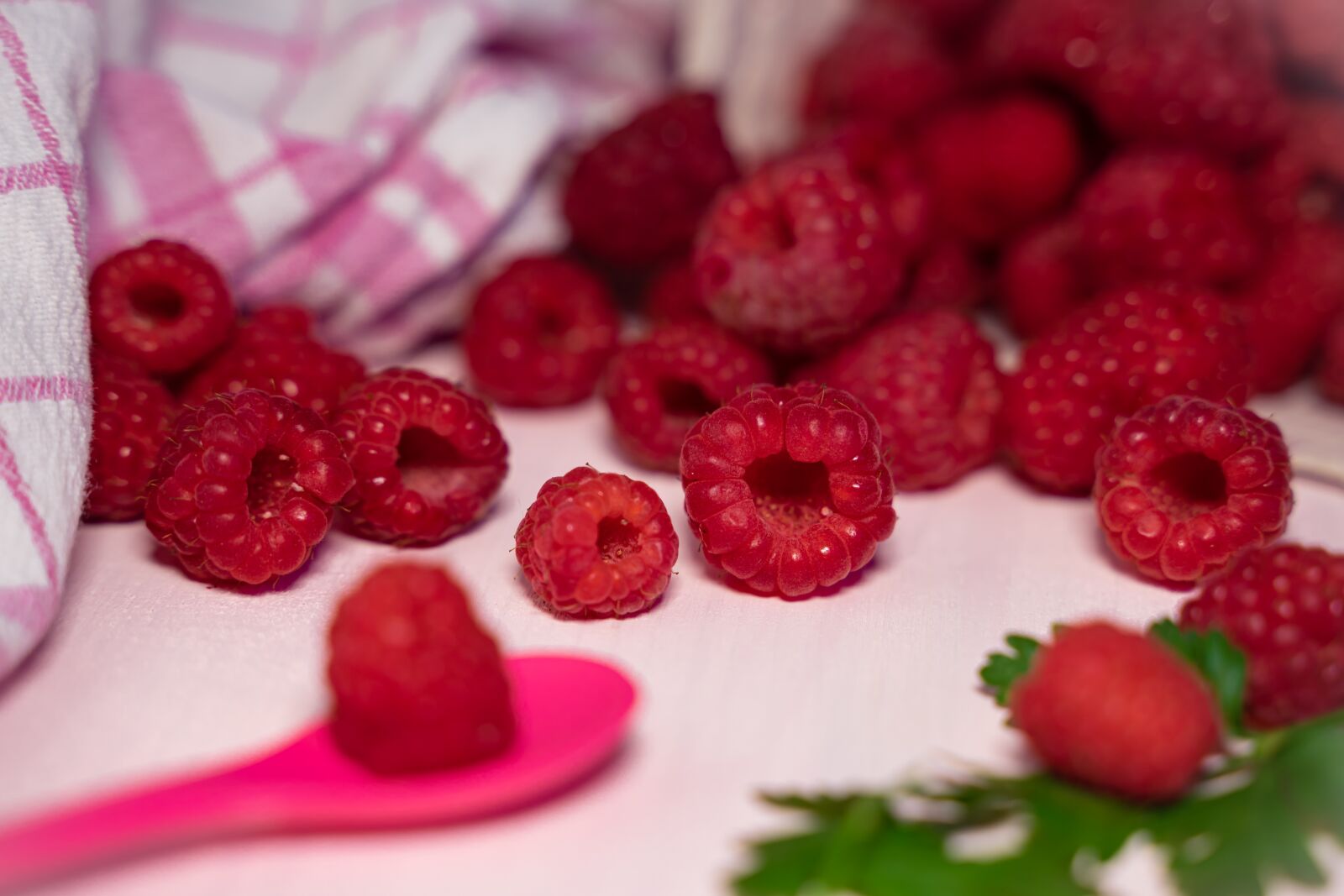Tamron 28-75mm F2.8 Di III RXD sample photo. Raspberry, pink, cookies photography