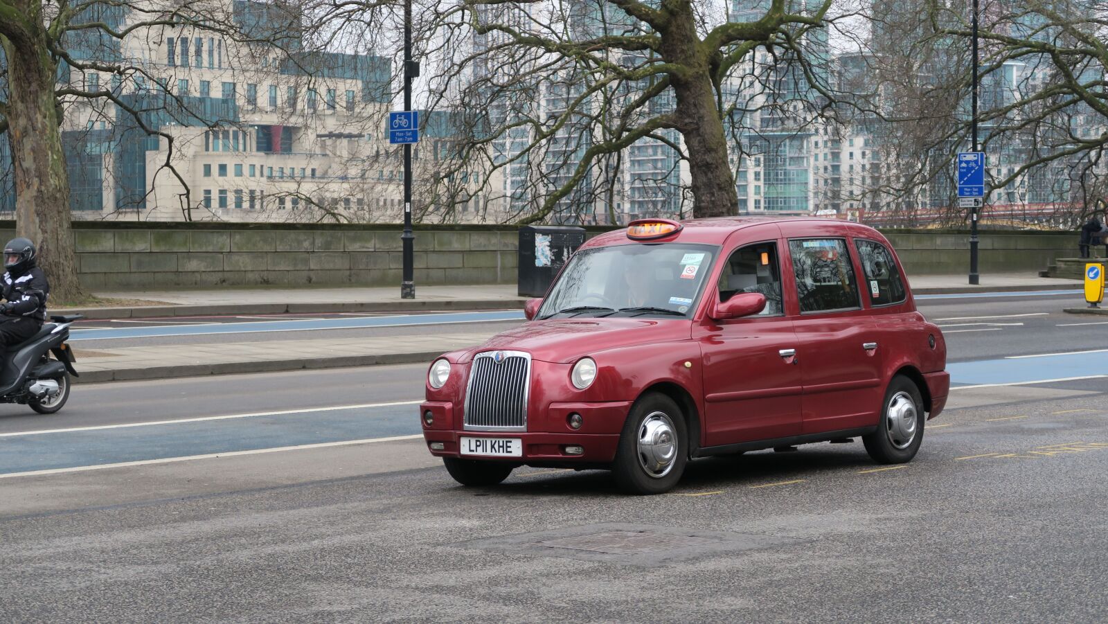 Canon PowerShot G5 X sample photo. Classical taxi, london photography