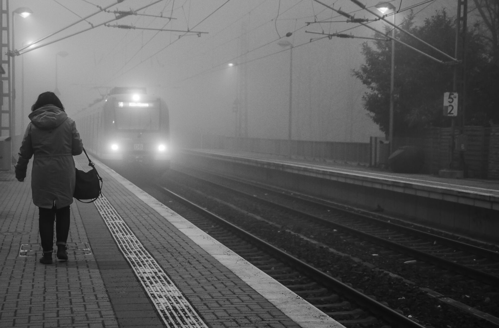 Panasonic Lumix DMC-GH4 sample photo. Black, white, train photography