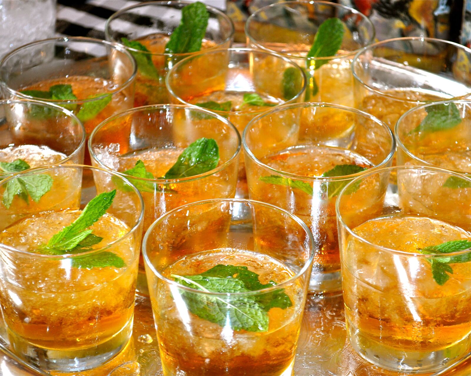 Nikon D5000 sample photo. Mint juleps, mint, alcohol photography