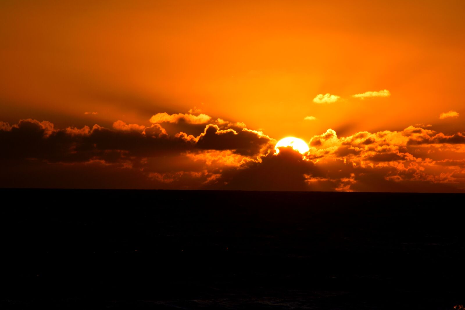 Nikon D3300 sample photo. Sunrise, ocean, orange color photography