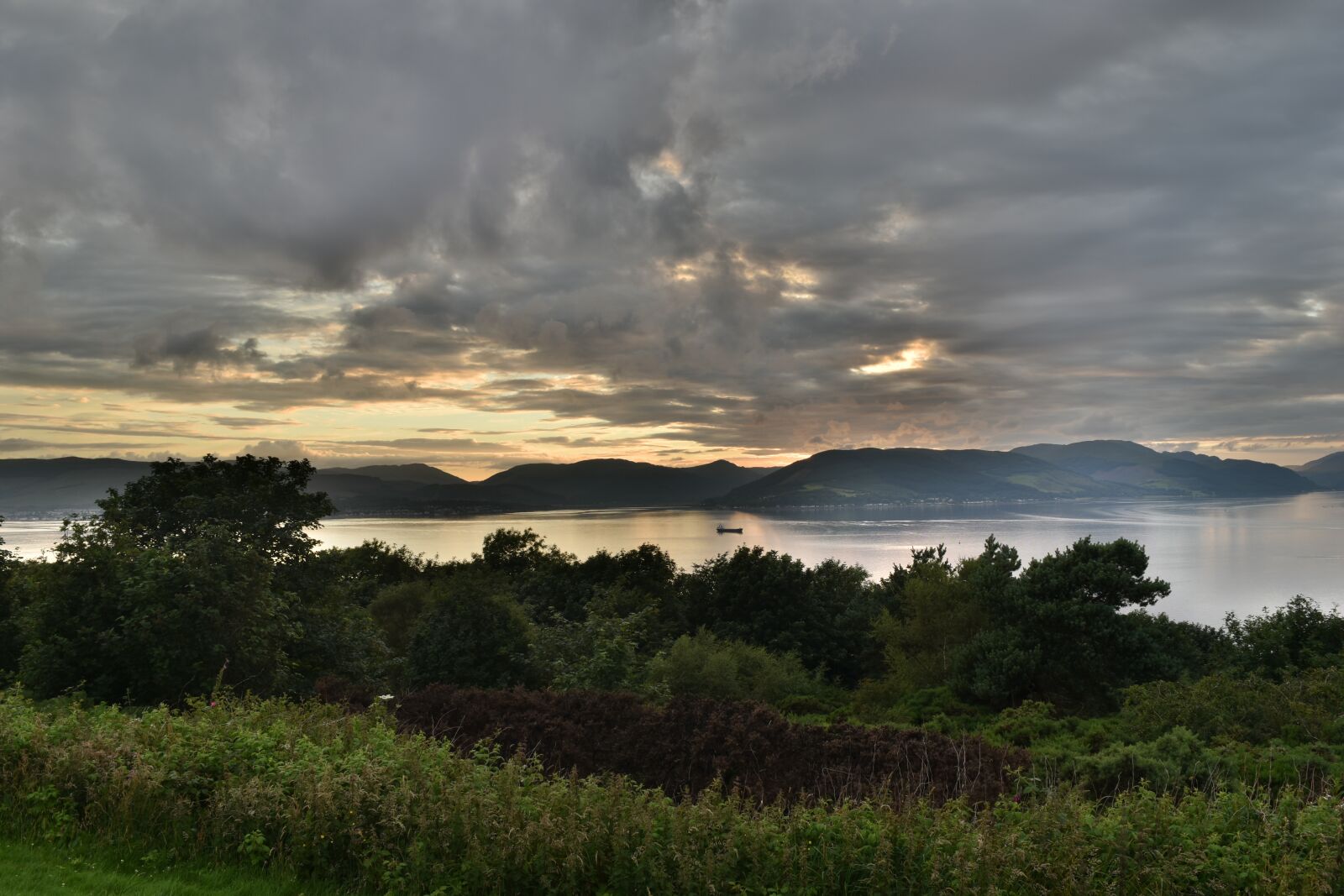 Nikon D5500 sample photo. Landscape, clouds, river photography