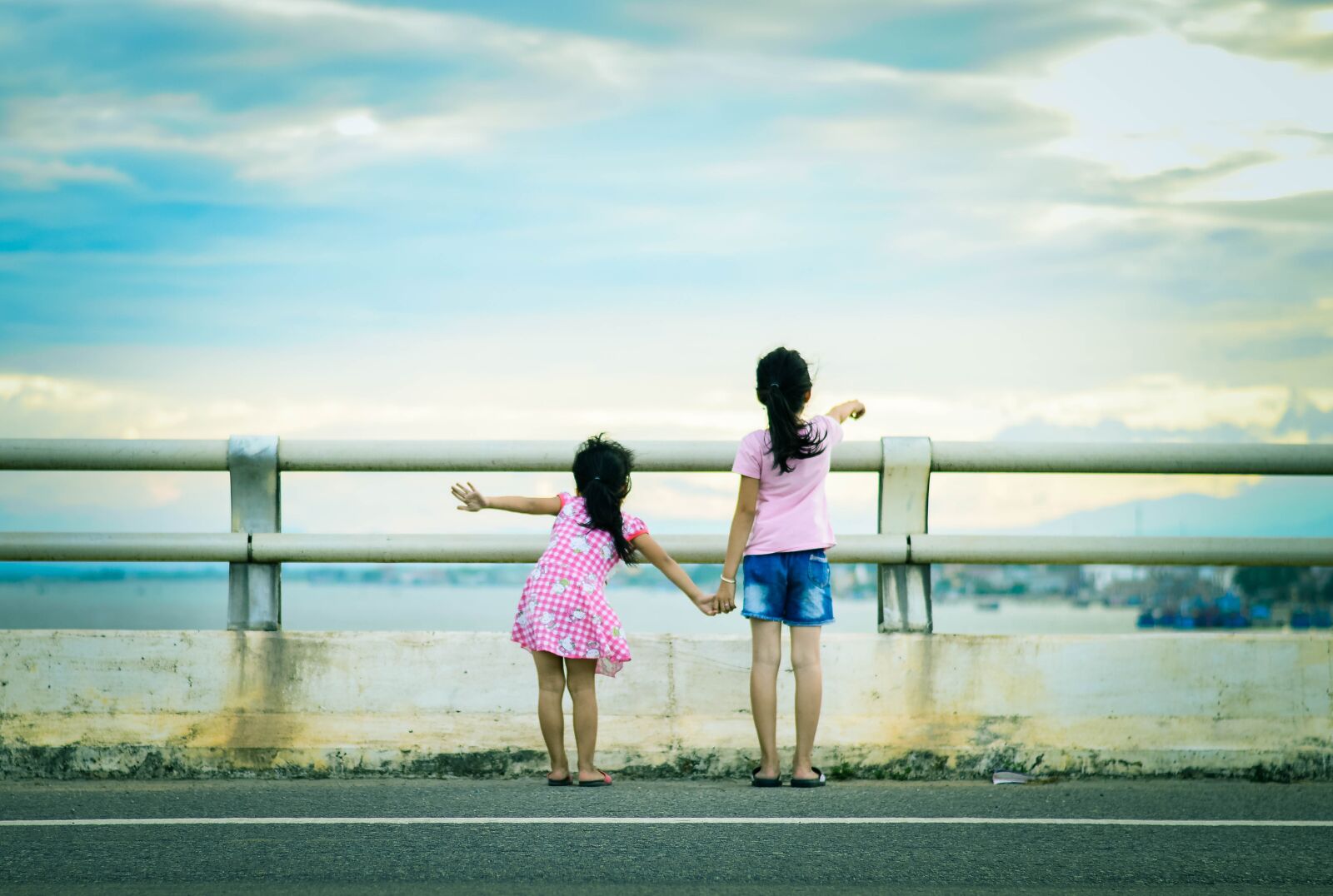 Nikon D3200 sample photo. Sisters, sunset on the photography