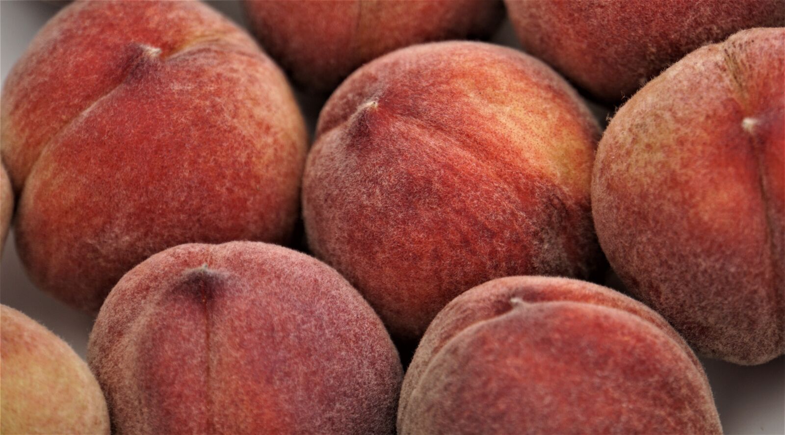 Sony E 18-200mm F3.5-6.3 OSS LE sample photo. Peaches, fruit, healthy photography