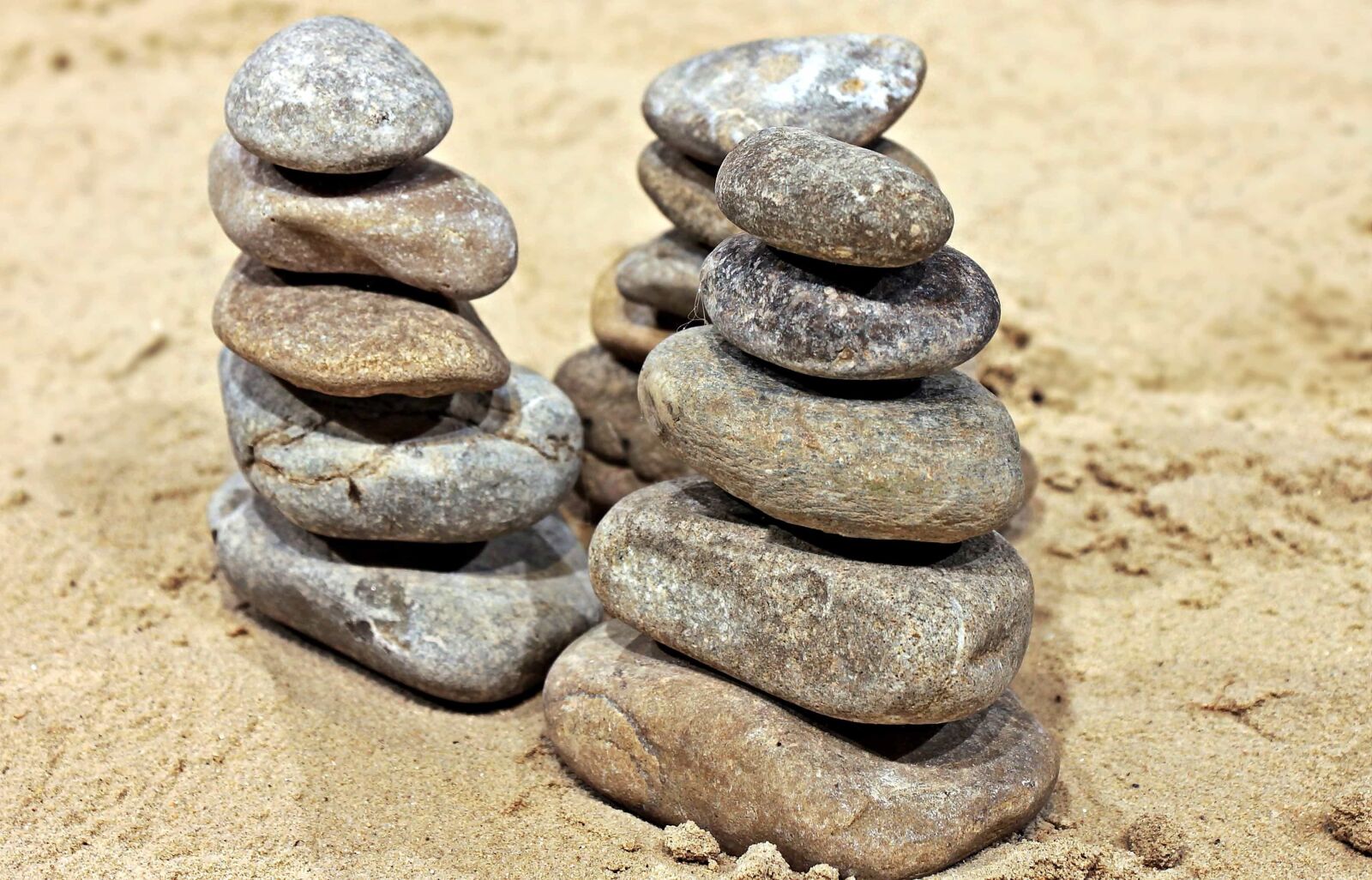 Canon EOS 550D (EOS Rebel T2i / EOS Kiss X4) sample photo. Stone, sand, balance, nature photography